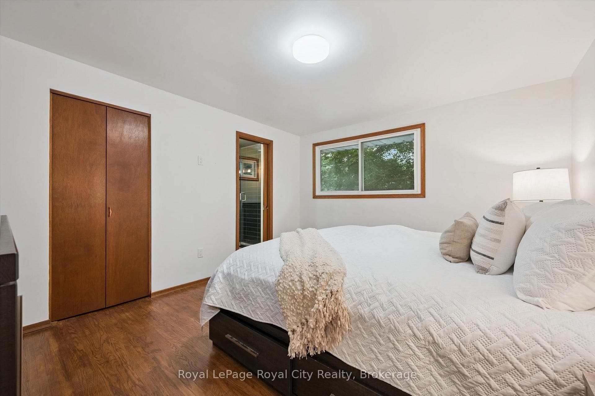 30 Westminster Avenue photo 23