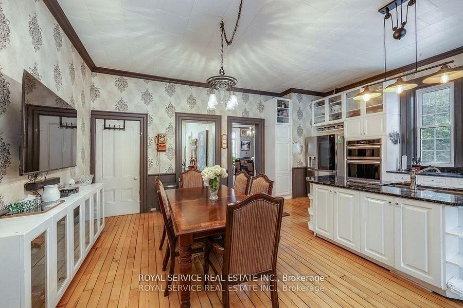 60 King Street photo 25