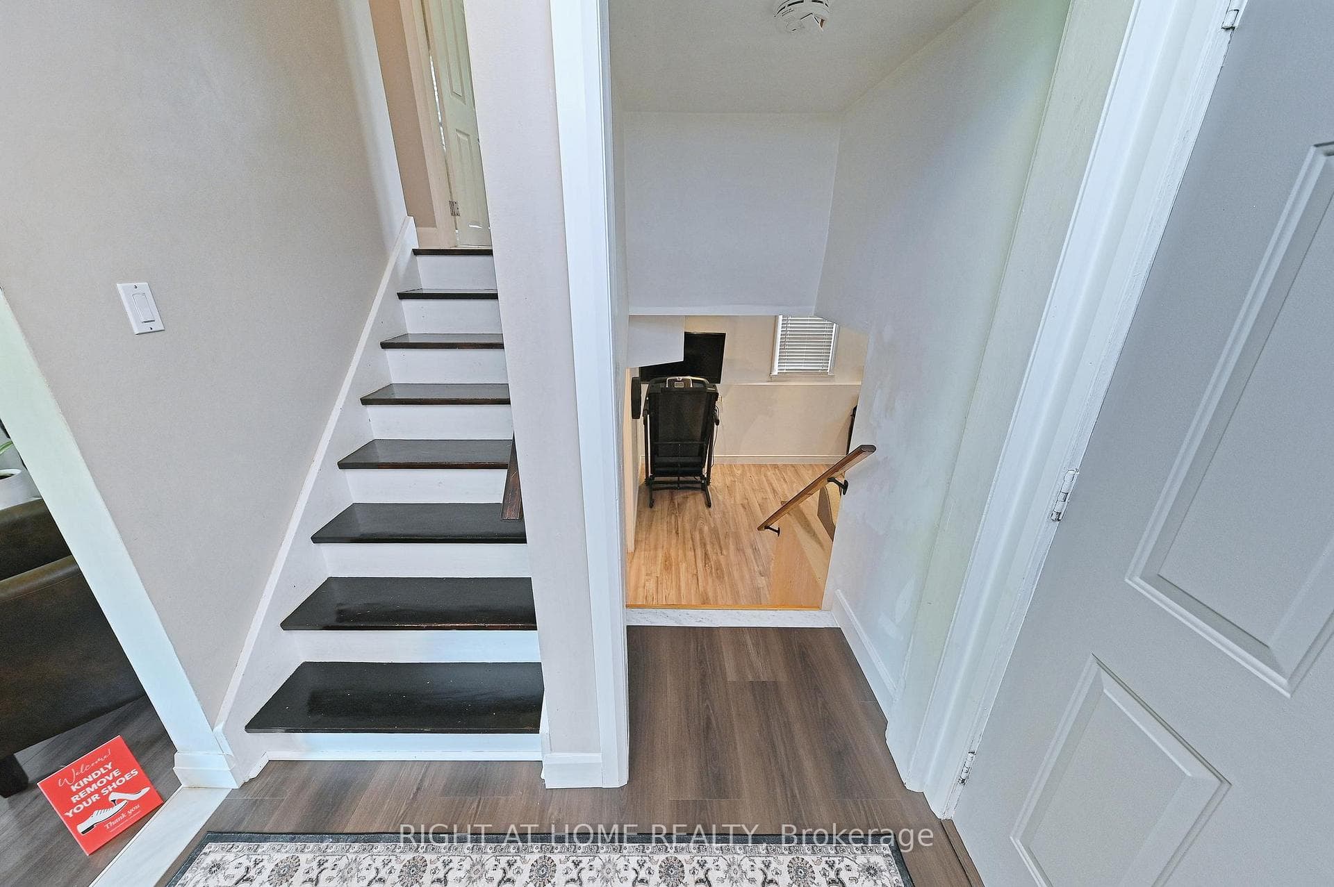 446 Geneva Street photo 31
