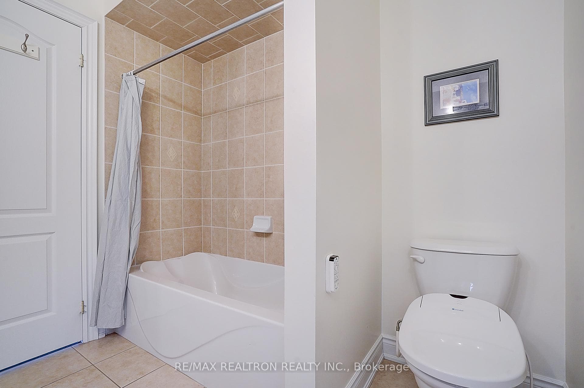 571 Davos Road photo 36