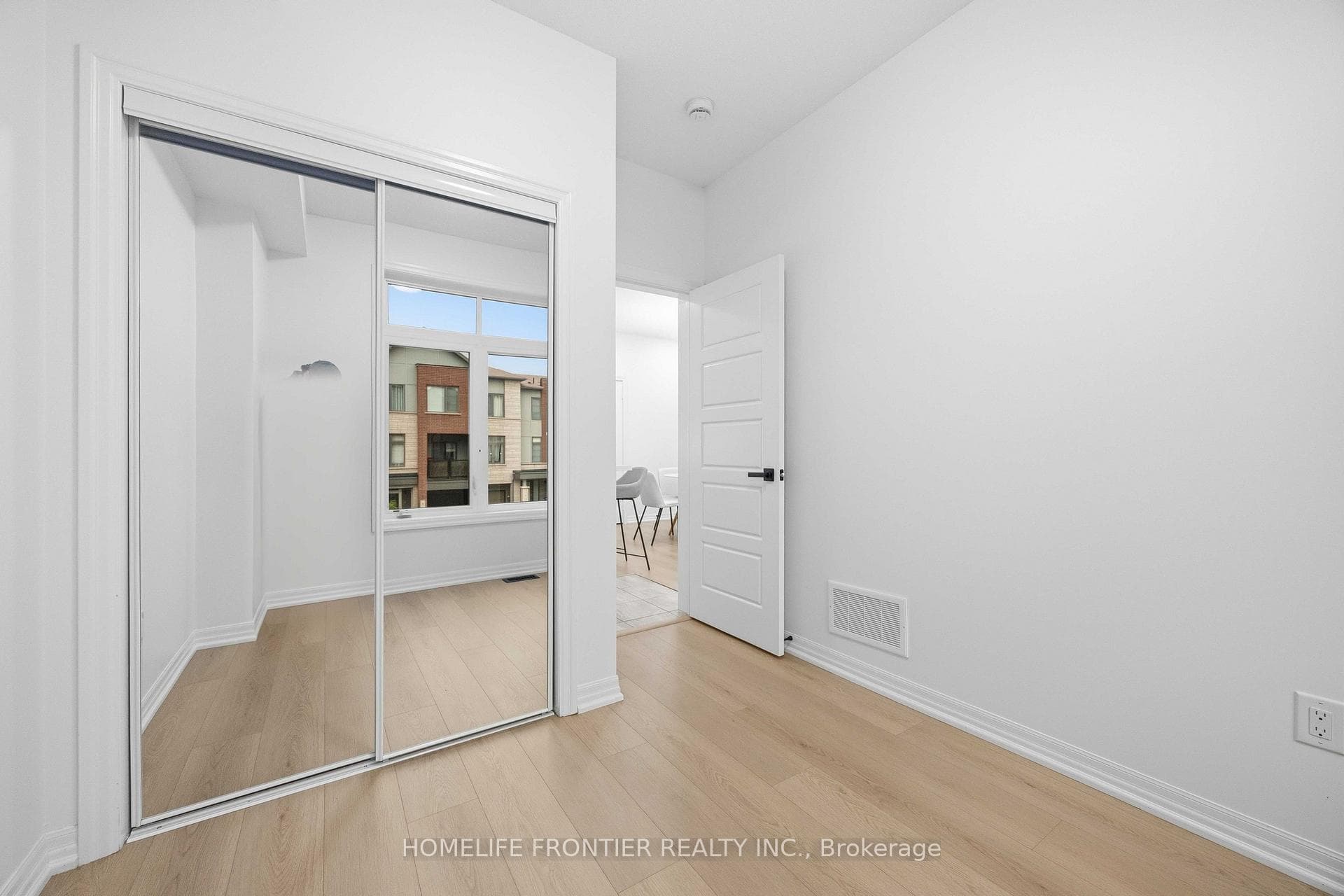 3rd Bedroom With Double Mirrored Closet
