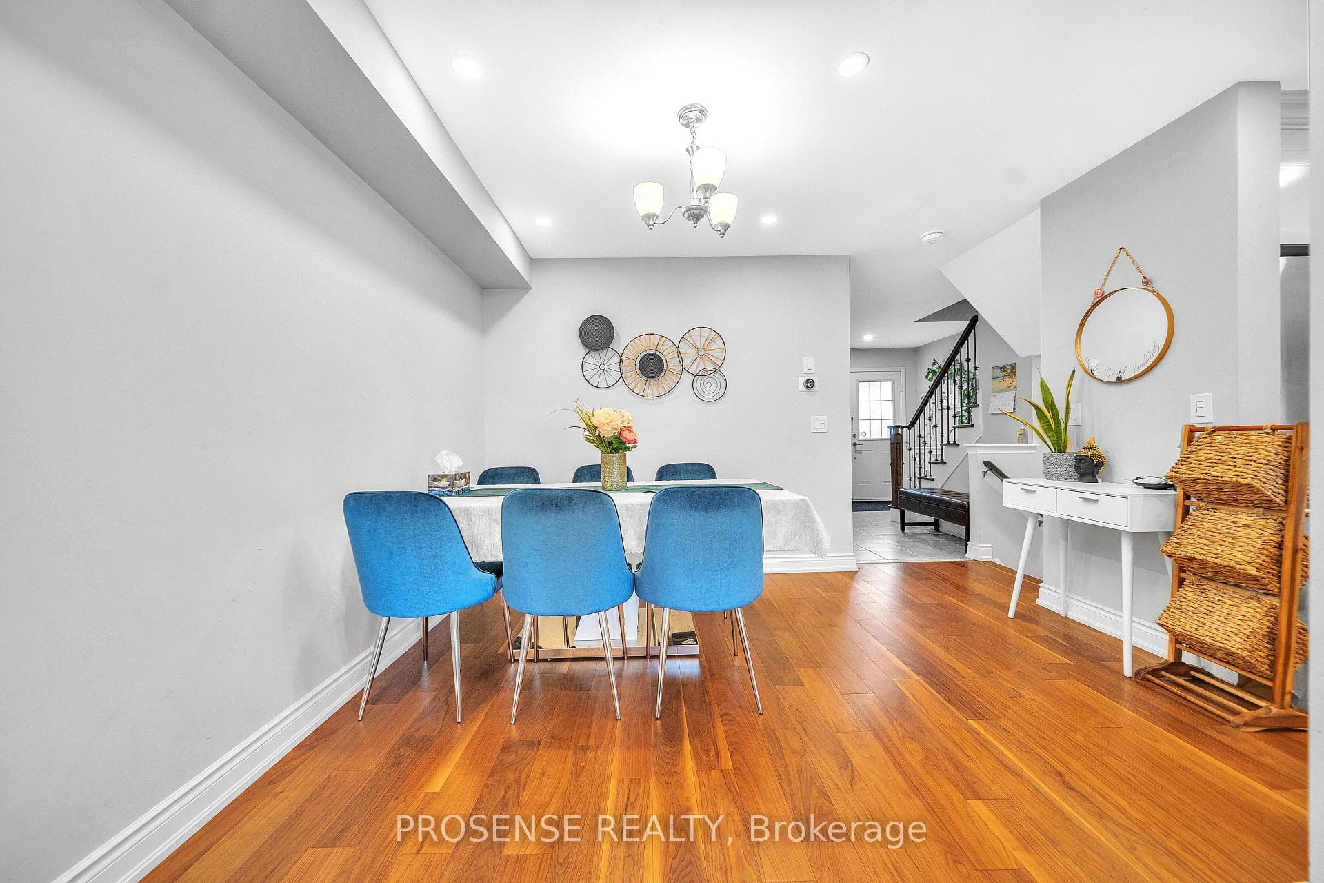 3163 Pearwood Place photo 8