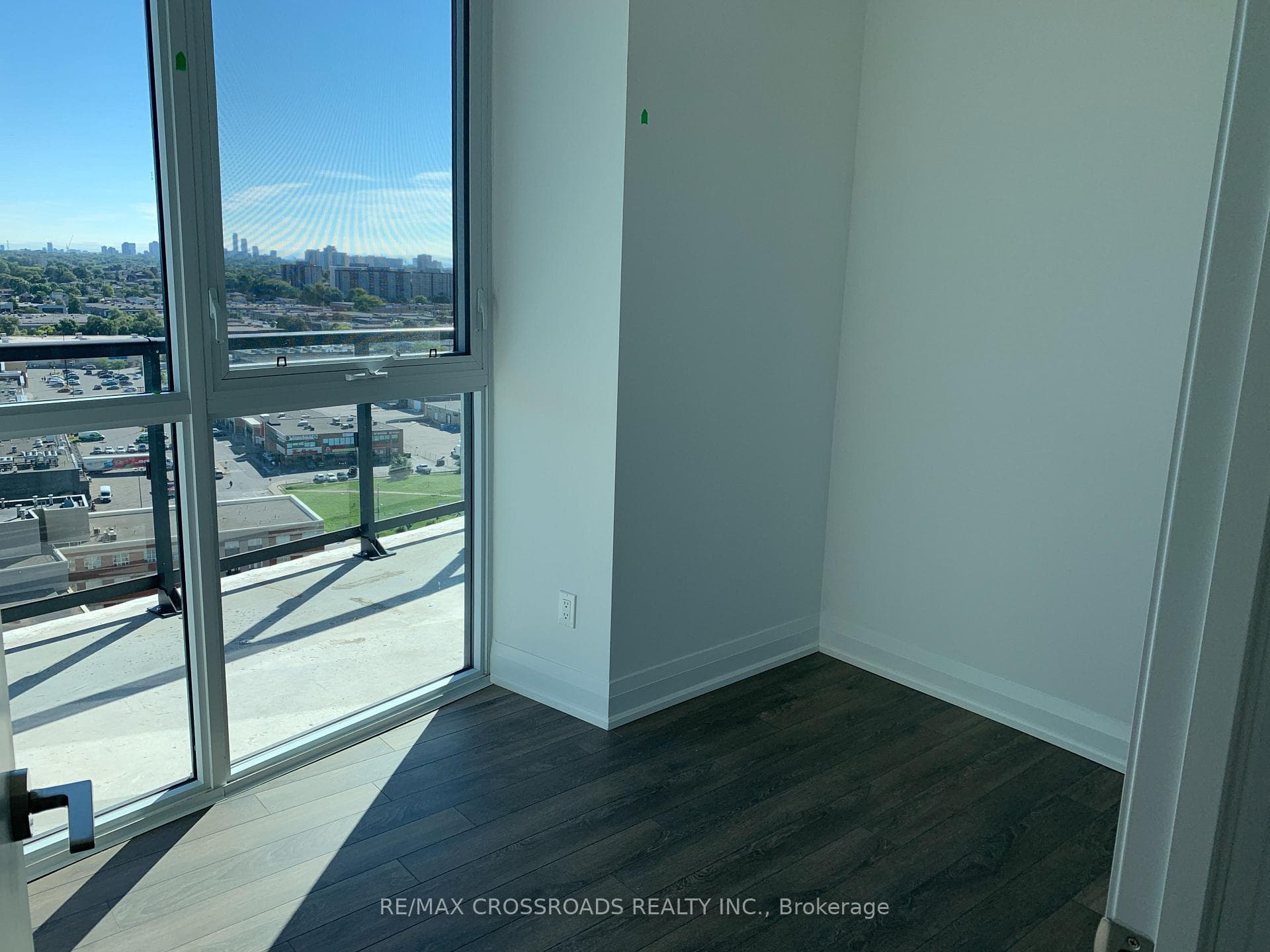 1461 Lawrence Avenue Unit 2104 photo 5