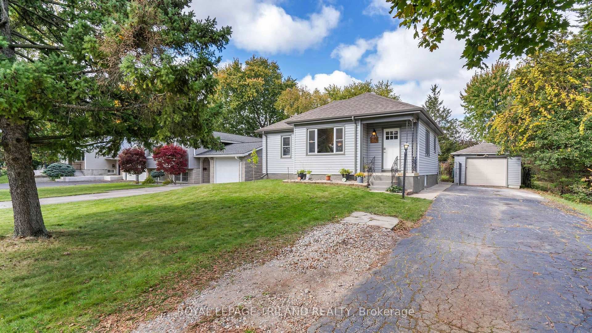 578 Creston Avenue photo 1