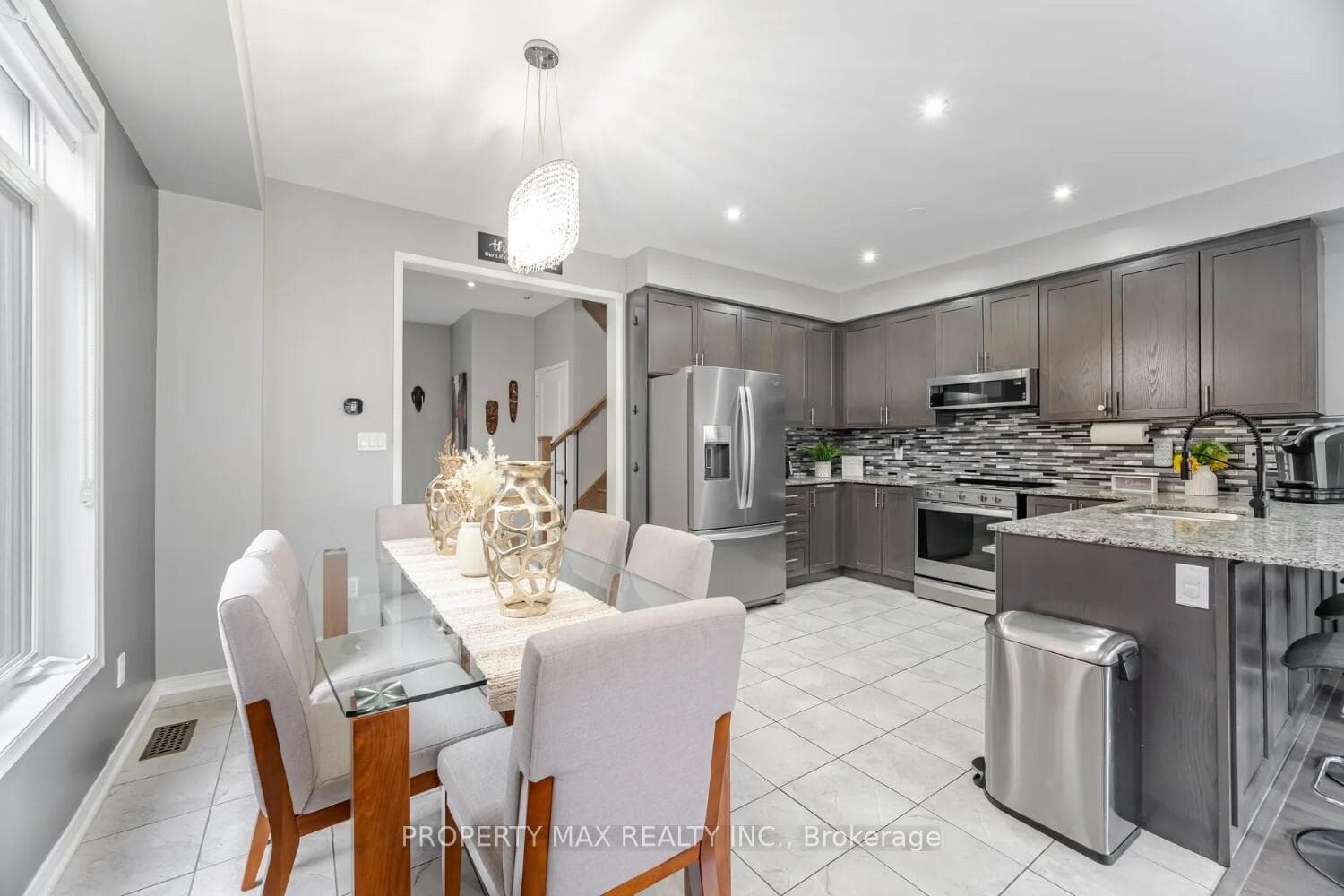 66 Rimrock Crescent photo 8
