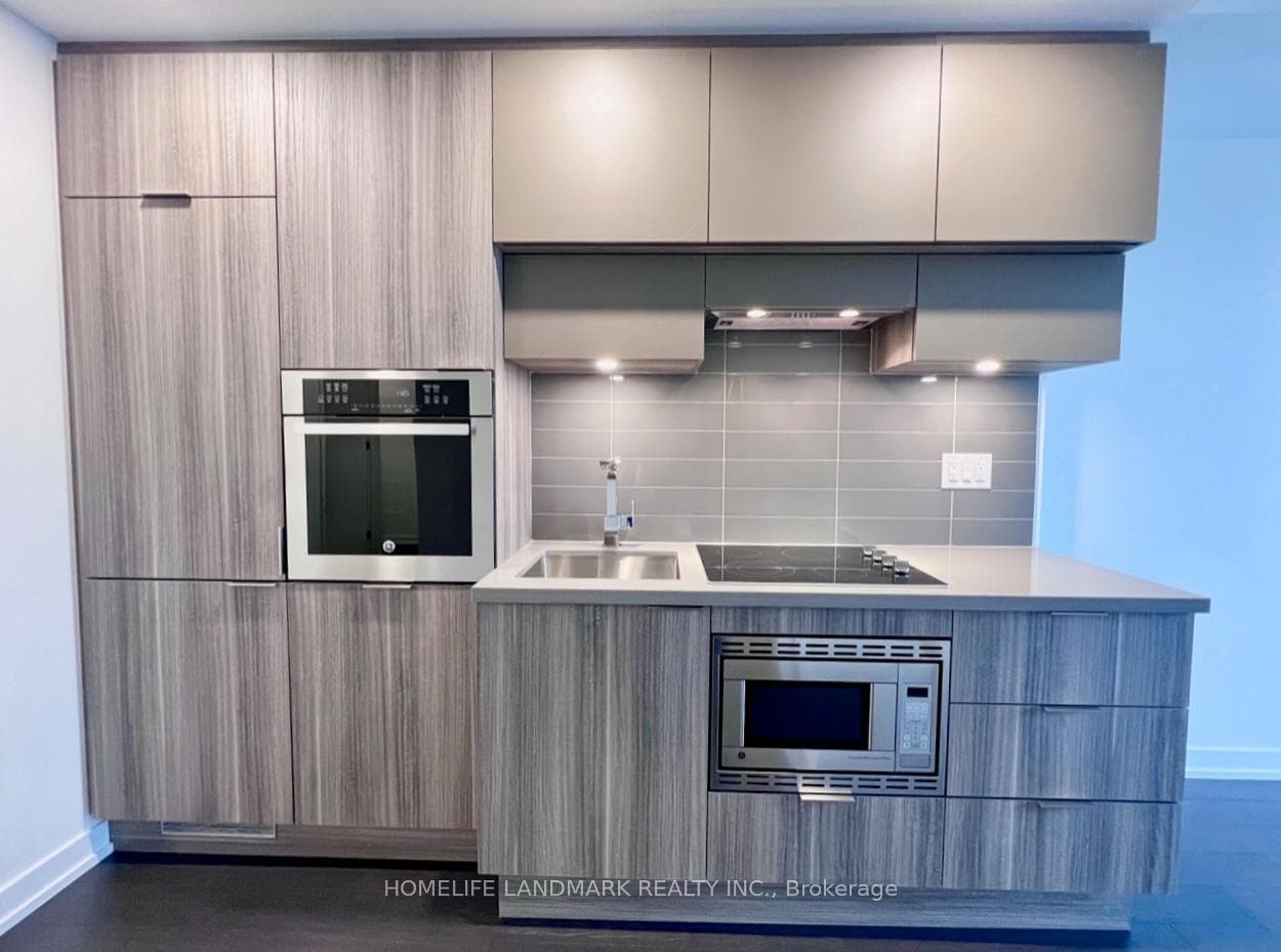 39 Roehampton Avenue Unit 2601 photo 11