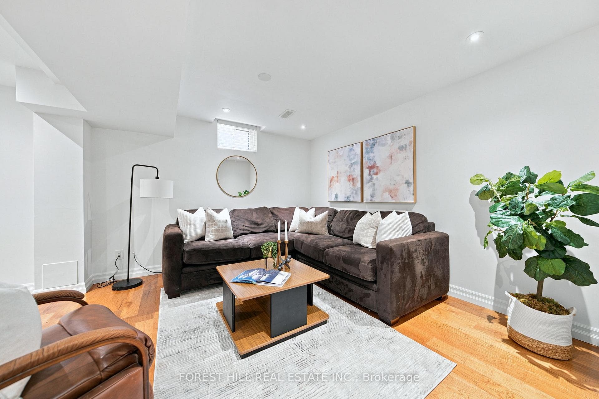 84 Kings College Road photo 28