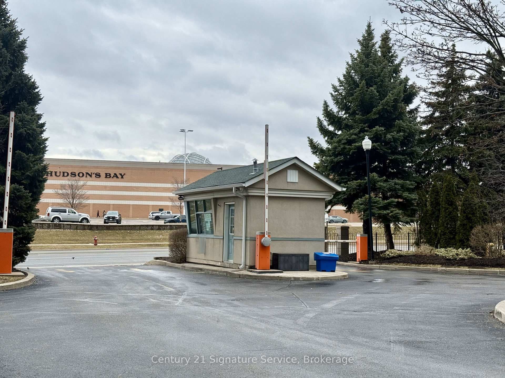 2545 Erin Centre Boulevard Unit 1802 photo 2