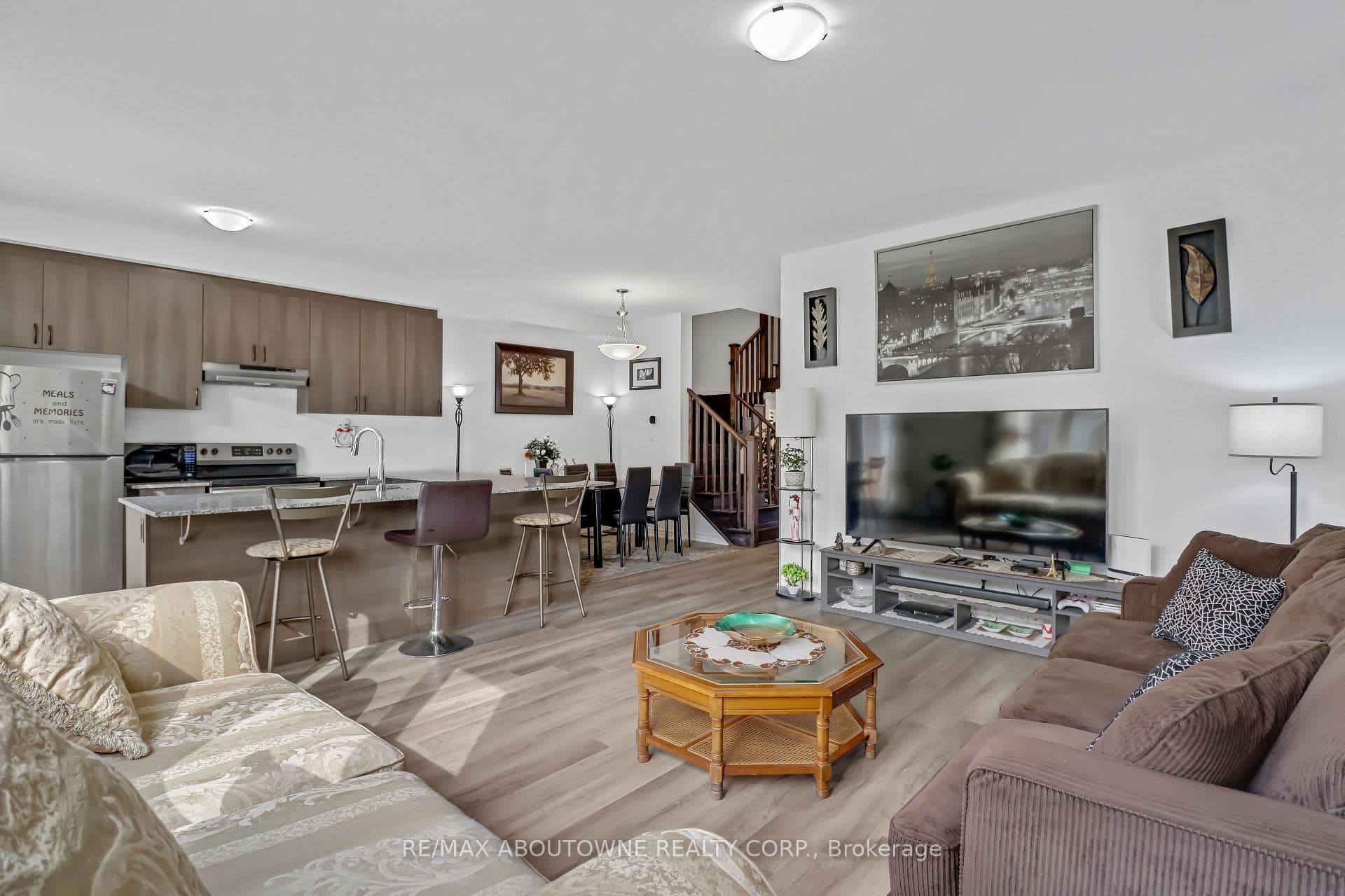 1768 Thames Circle photo 19