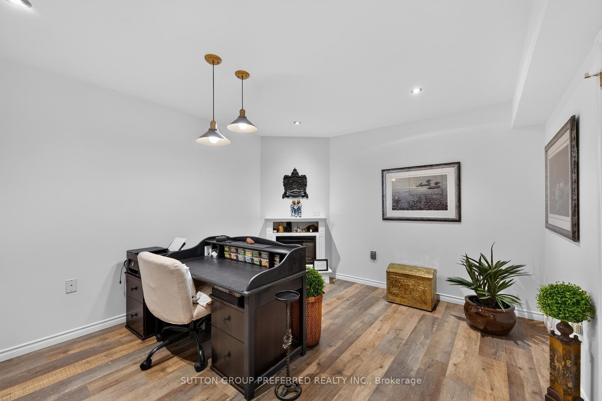 20 Windemere Place Unit 6 photo 29