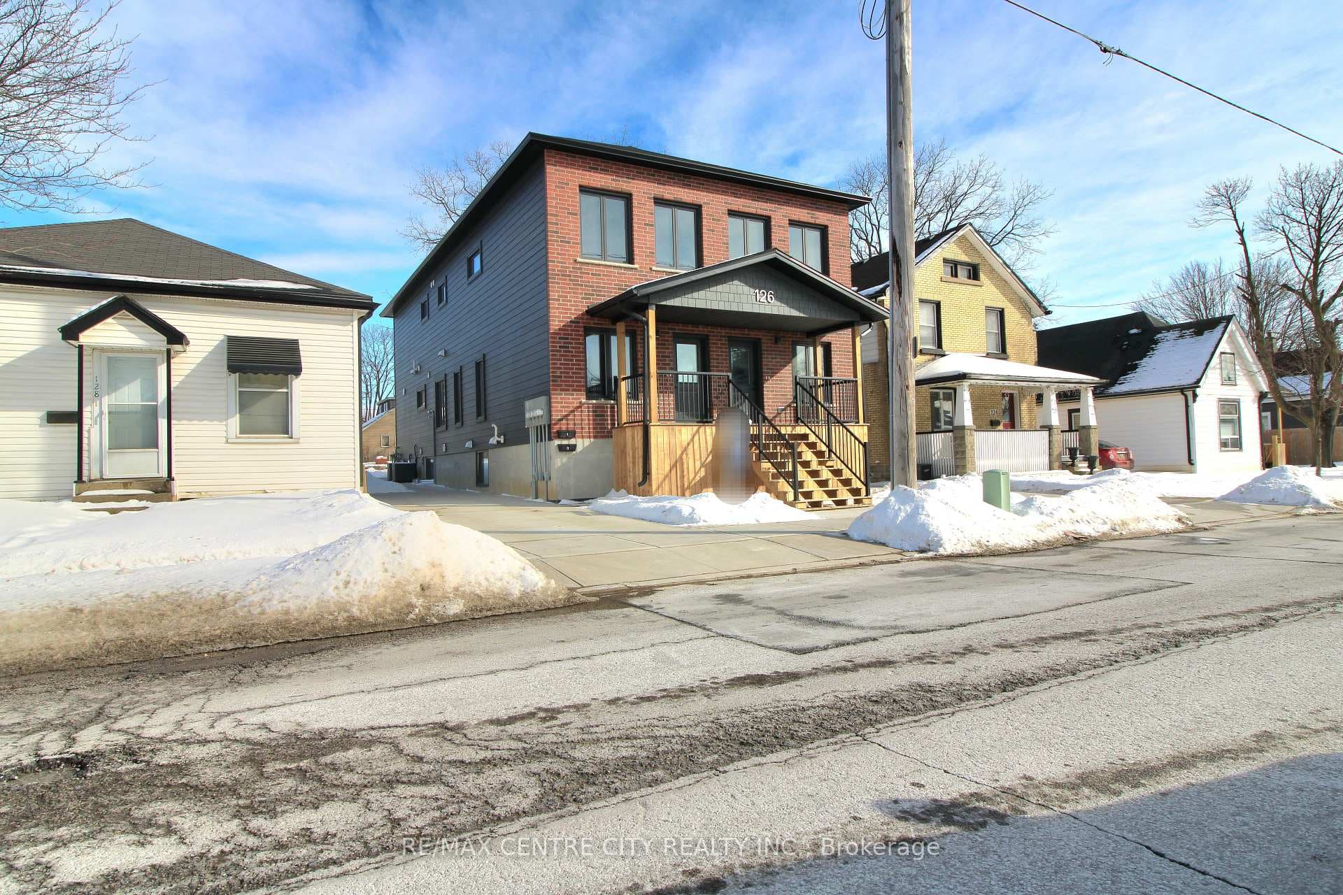 126 Price Street photo 1