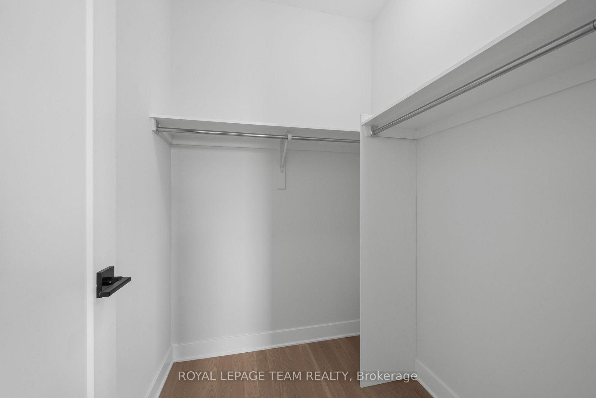 590 Anchor Circle photo 31