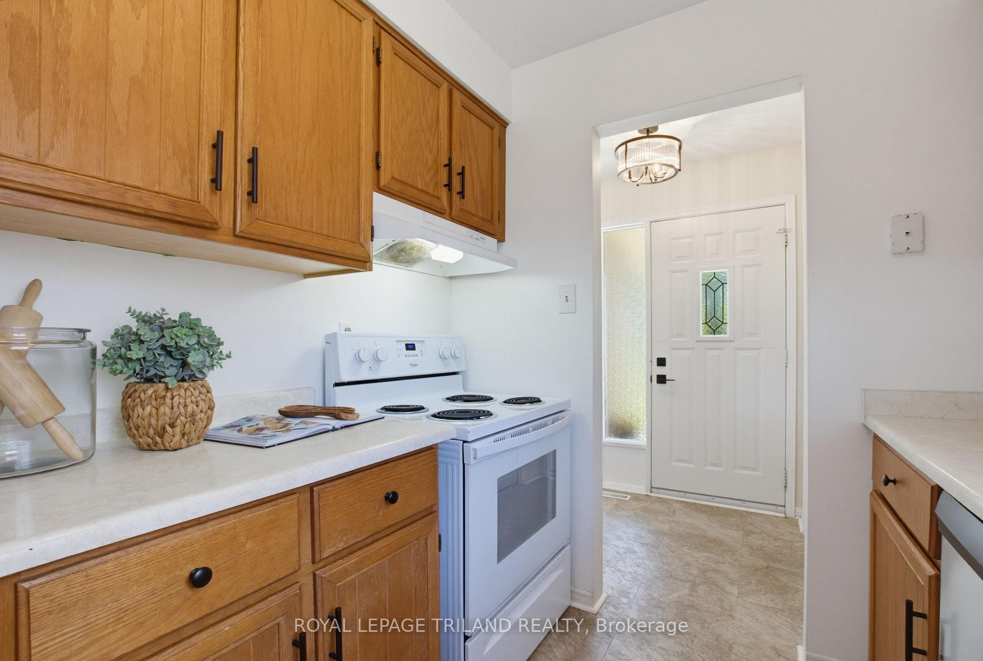 765 Homeview Road photo 15