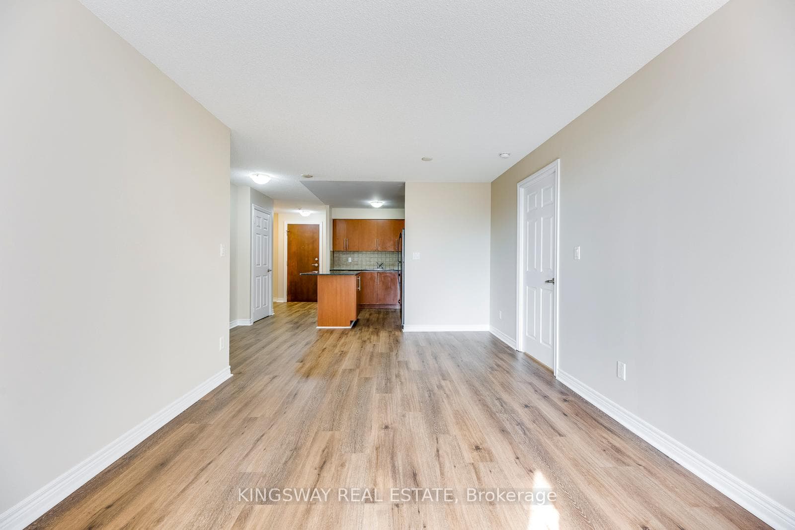 310 Burnhamthorpe Road Unit 310 photo 13
