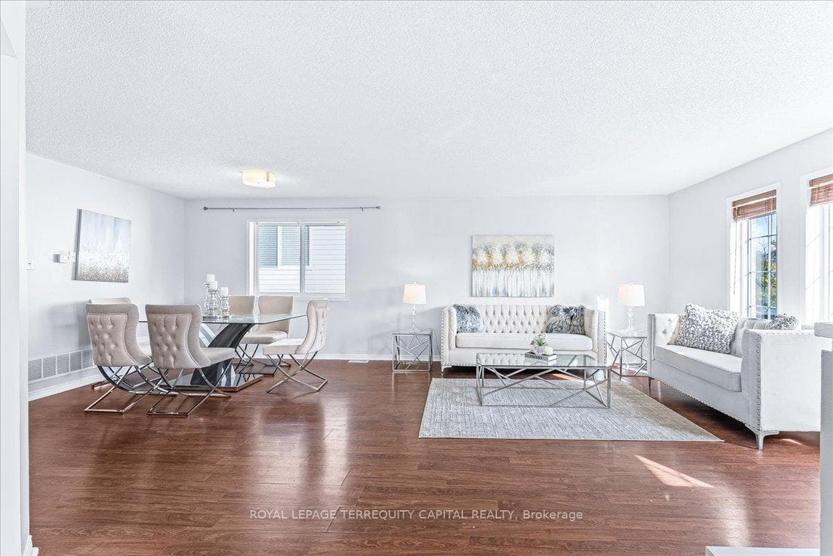 54 Copeman Crescent photo 9