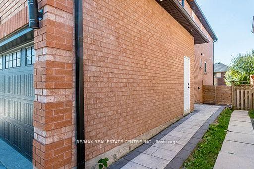 4738 Wild Rose Street Unit W/O BASEMENT photo 3