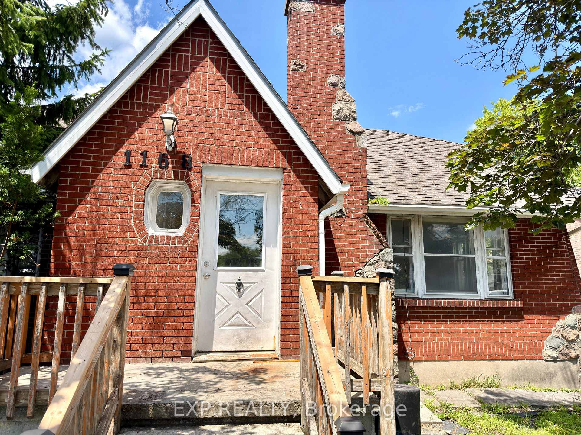 1168 Oxford Street photo 2