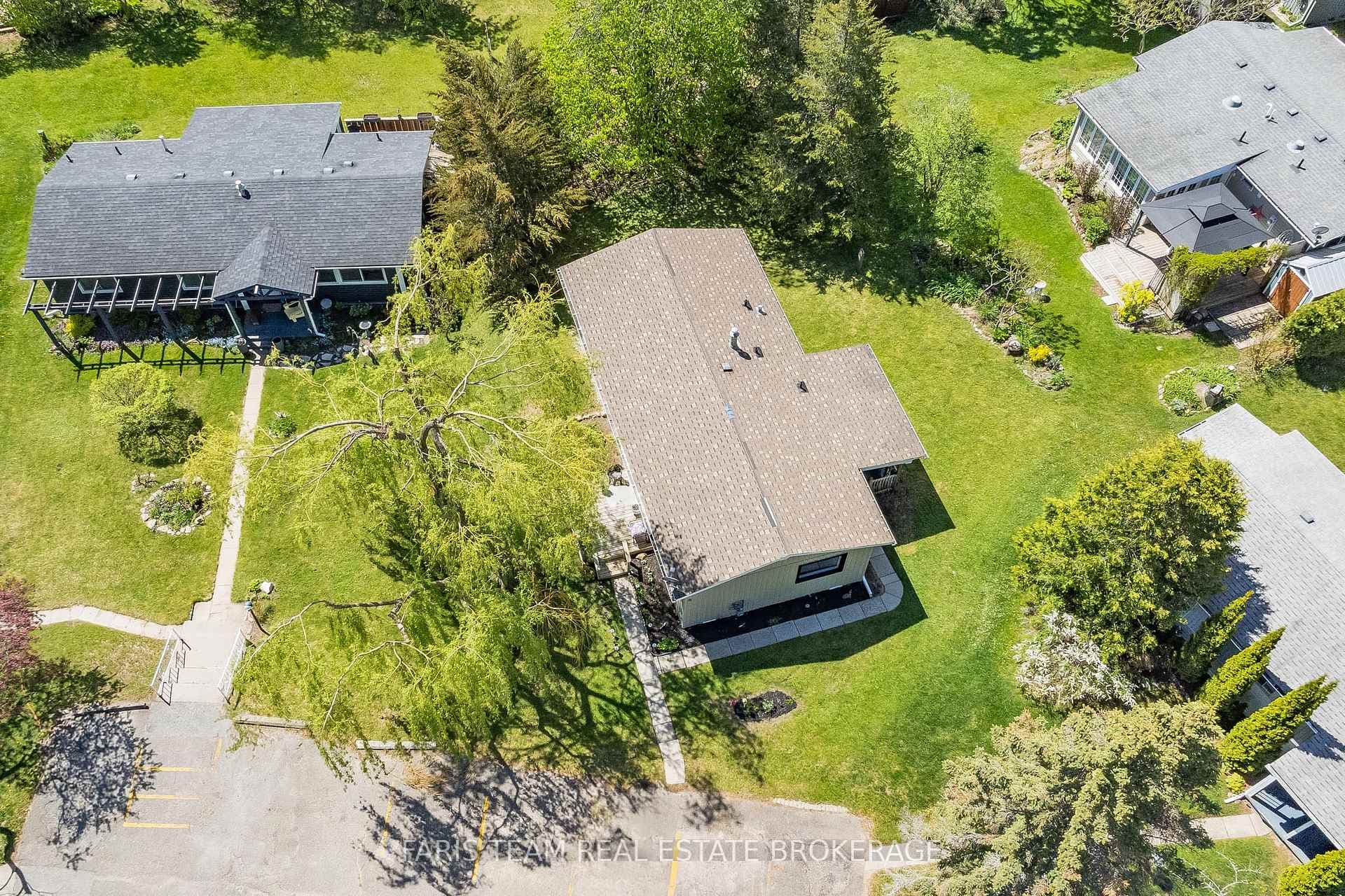 21 Hawthorne Drive photo 4