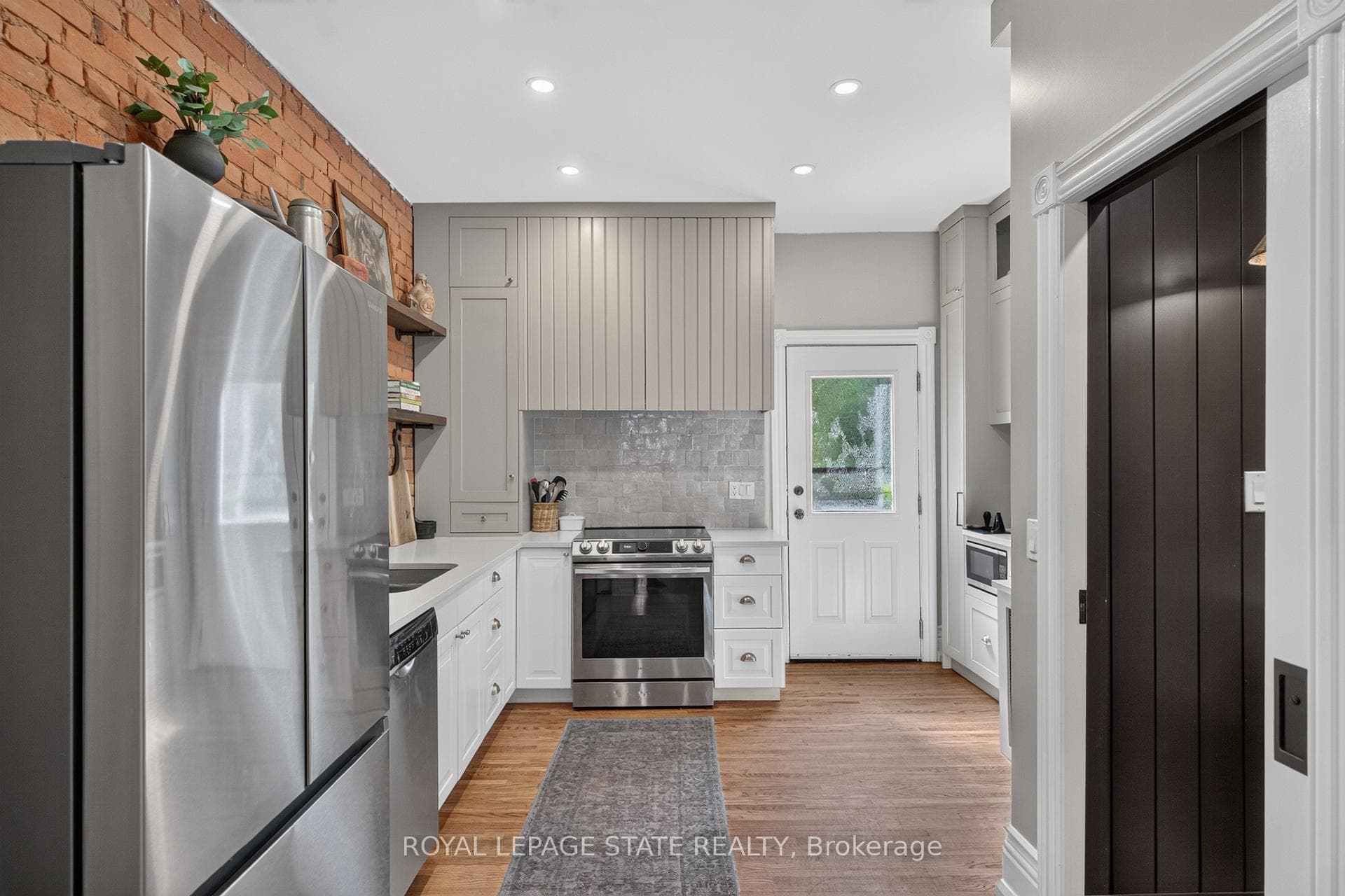 135 Catharine Street photo 16