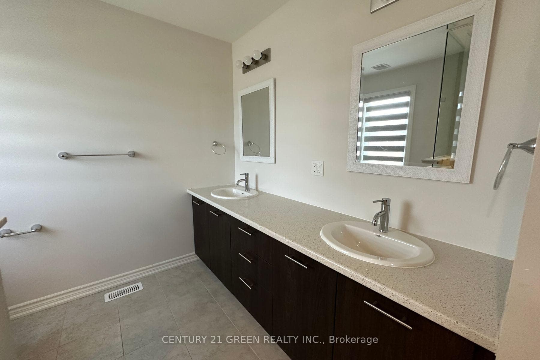163 Rosie Street photo 18