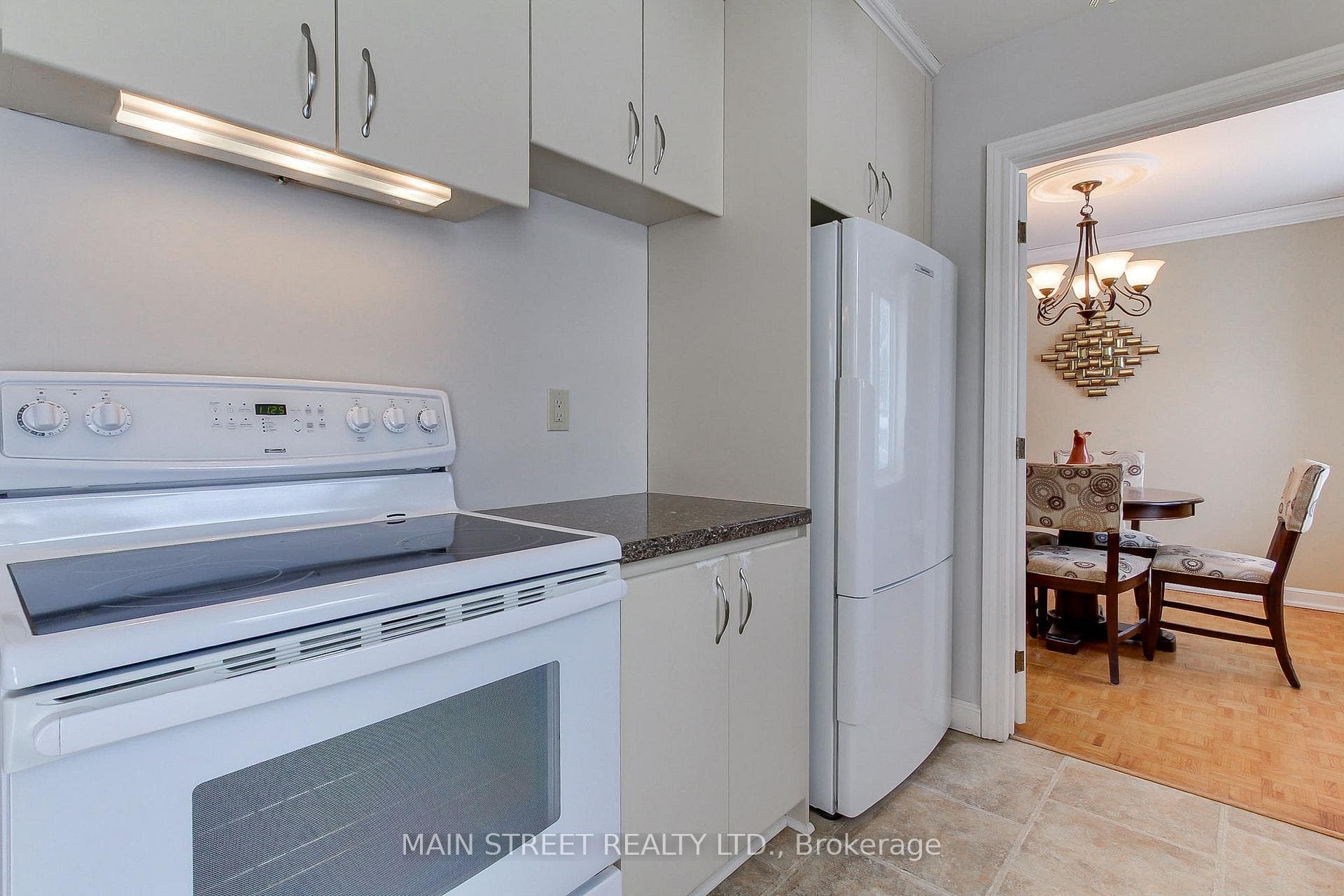 382 Handley Crescent photo 12
