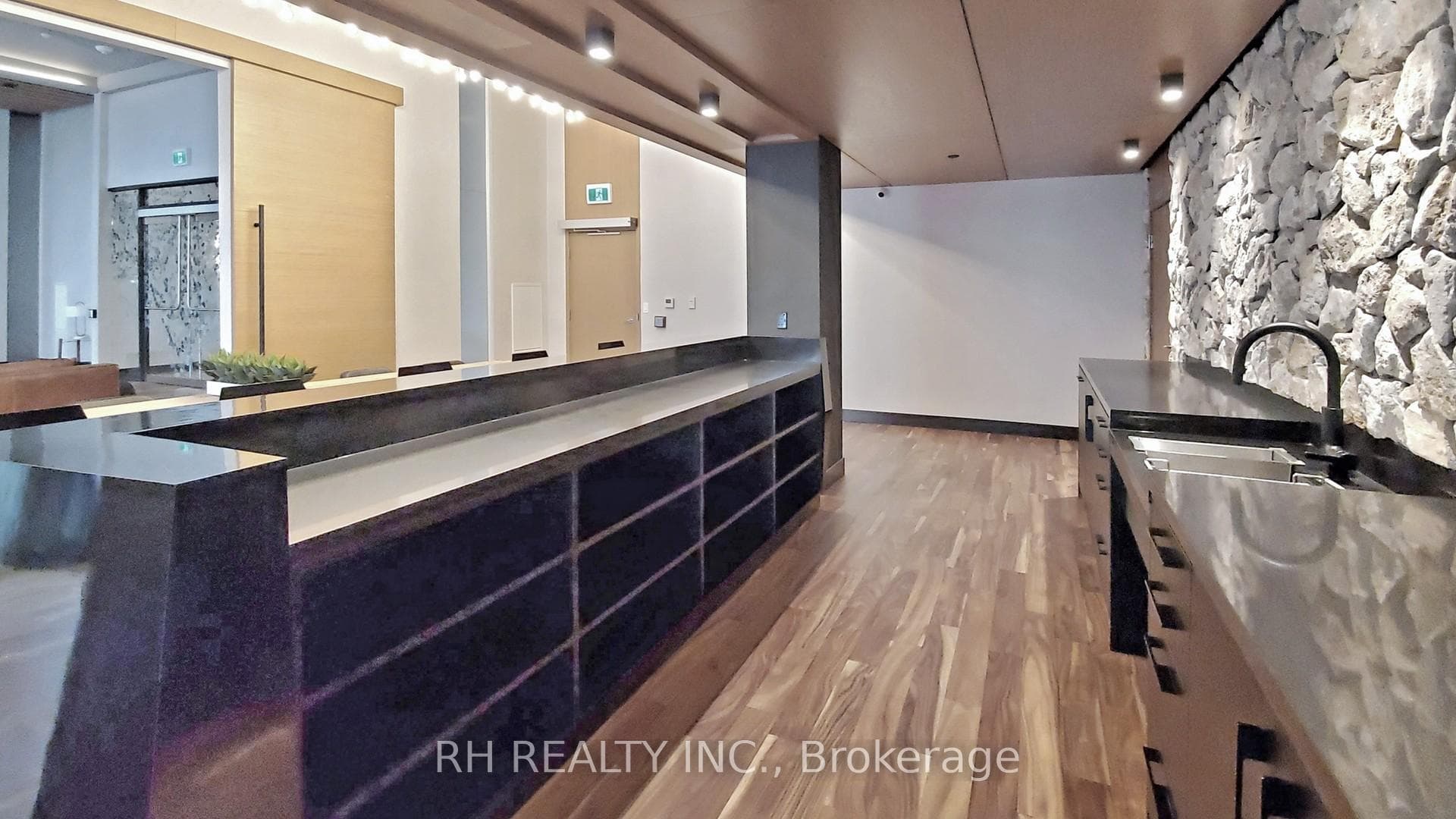 10 Rouge Valley Drive Unit 710A photo 34