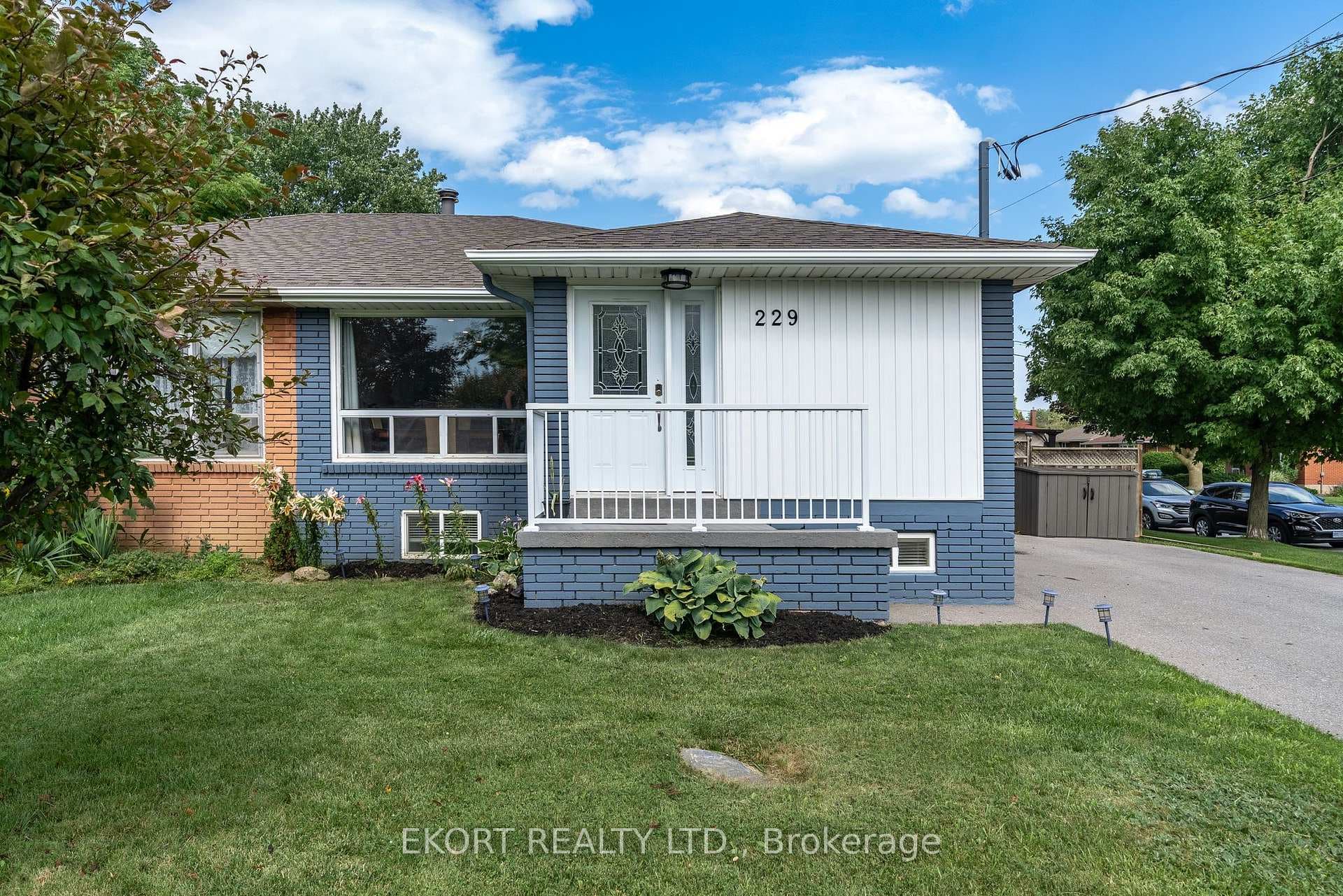 229 Lupin Drive photo 1