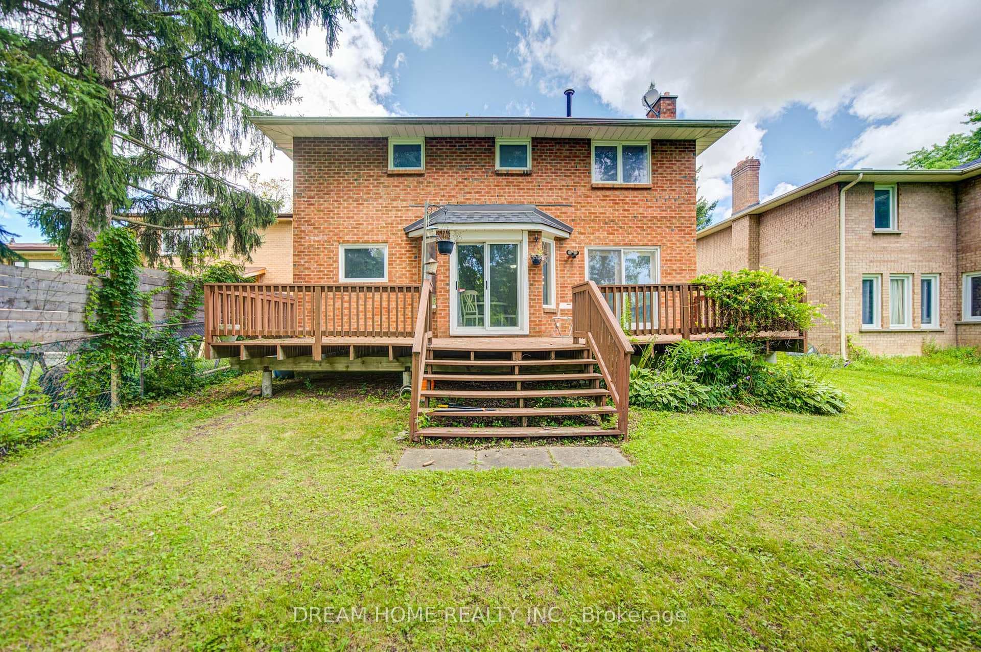 25 Yongehurst Road photo 27