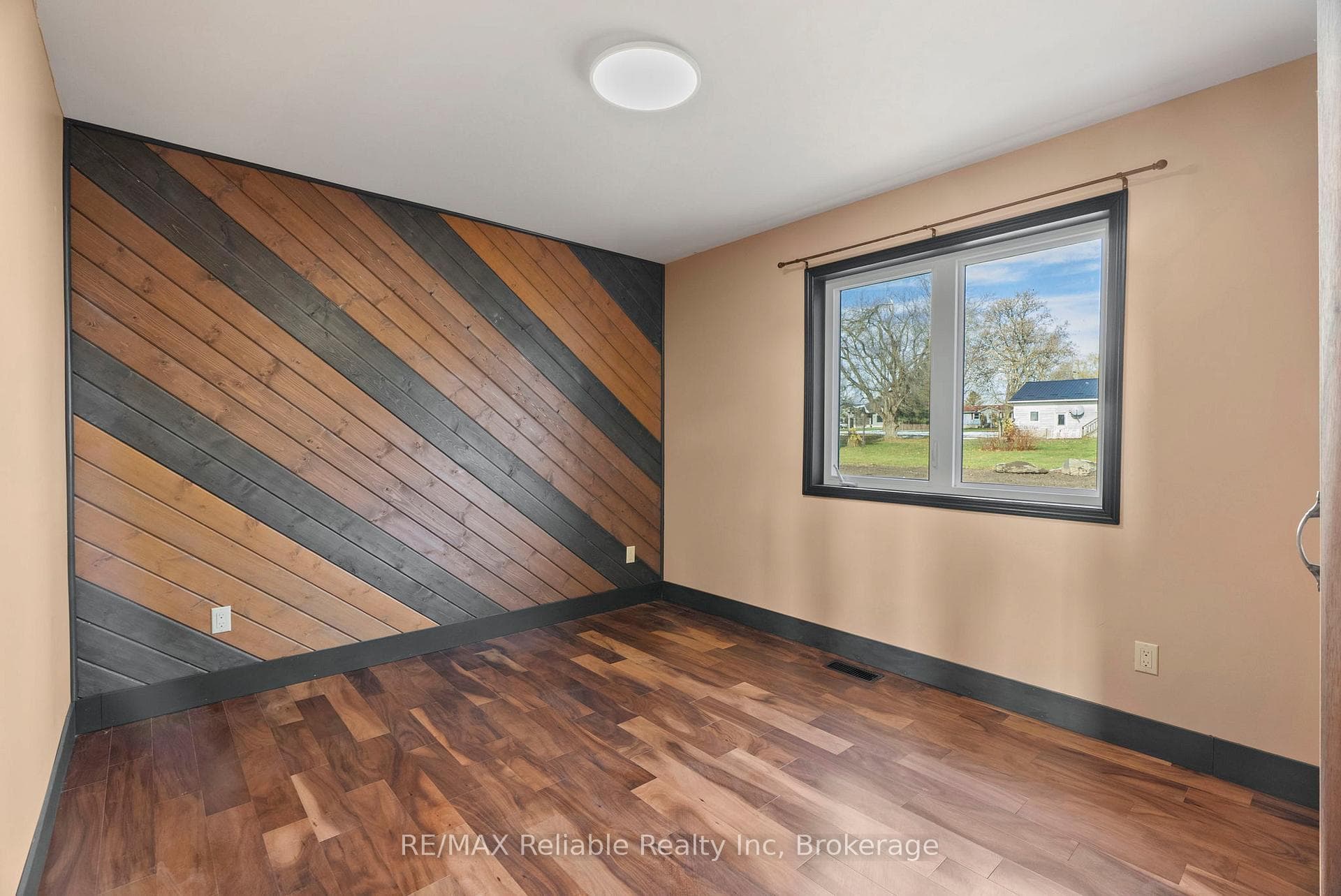 43841 Cranbrook Road photo 21