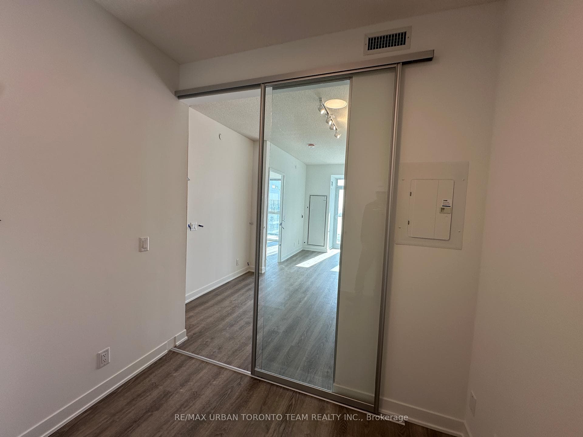 180 Front Street Unit 3607 photo 15