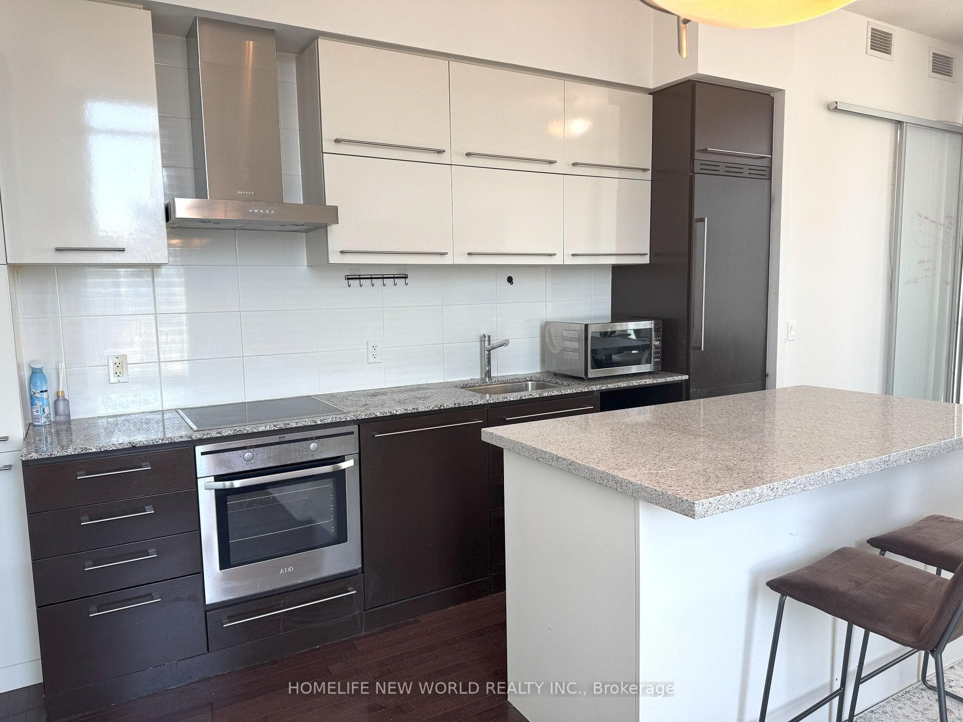 770 Bay Street Unit Ph206 photo 8