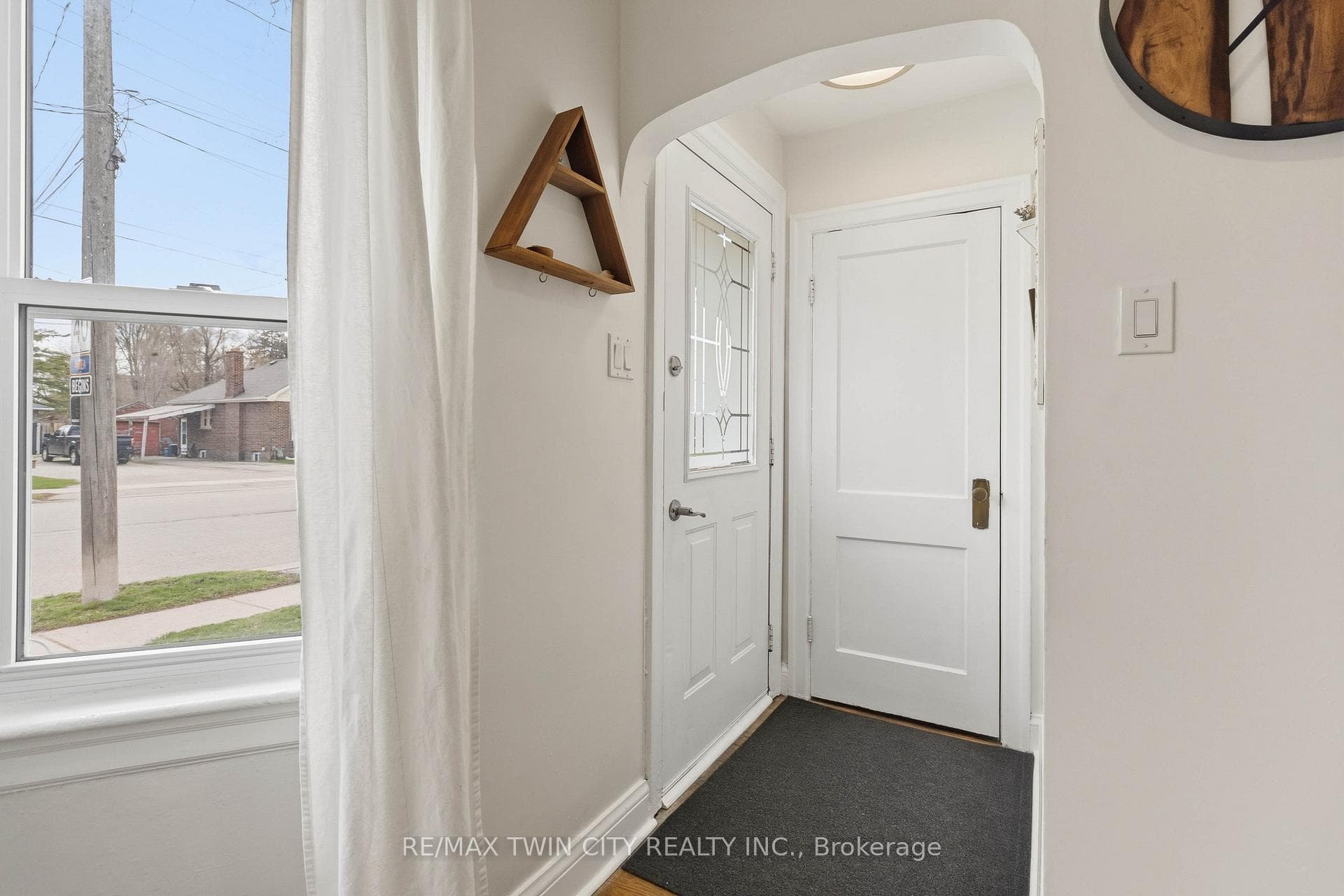 73 St George Street photo 3