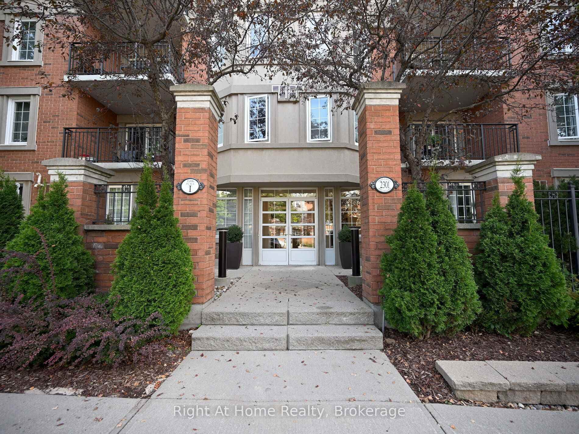 2301 Parkhaven Boulevard Unit 204 photo 2