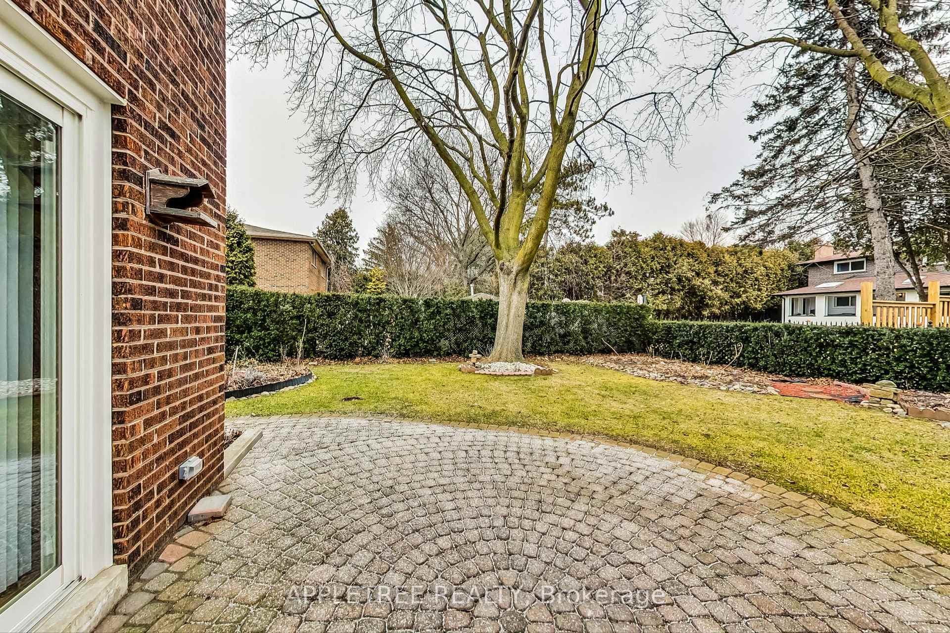 9 Wiarton Court photo 33