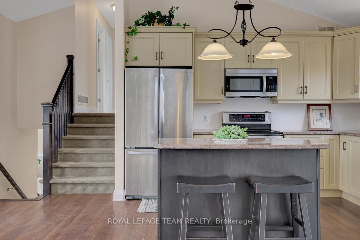 420 Hyndman Road photo 12