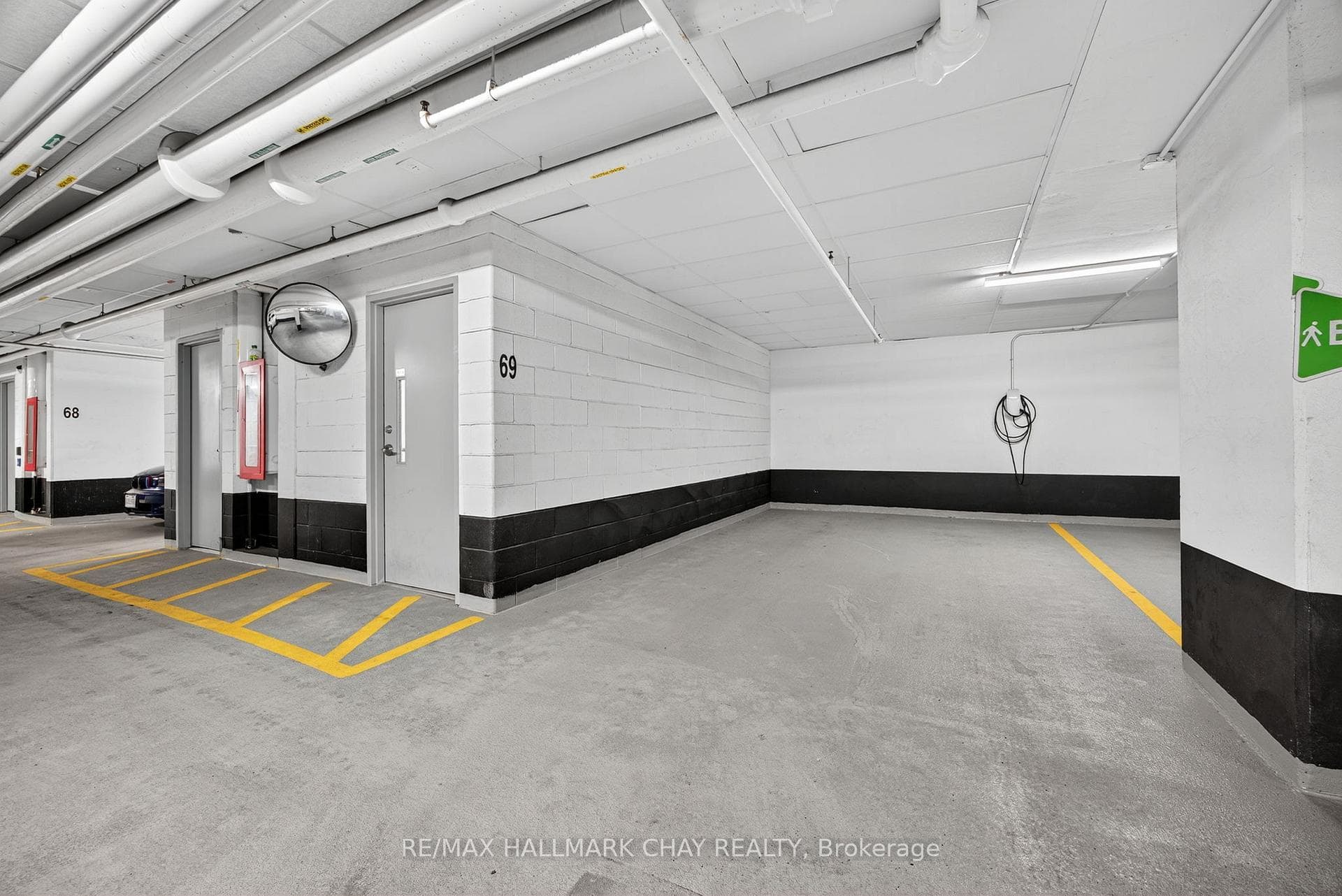 70 Lanark Avenue Unit TH3 photo 34