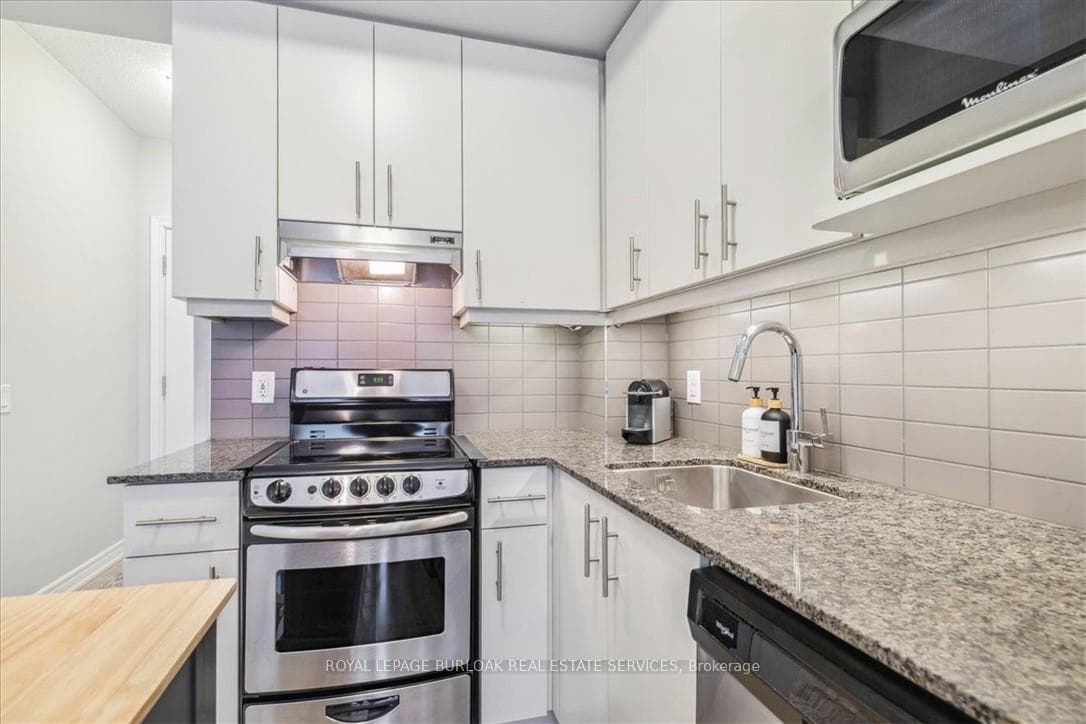 10 Esplanade Lane Unit 215 photo 12