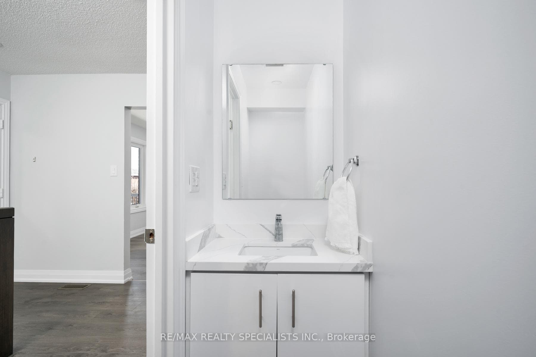 25 Twinberry Crescent Unit UPPER photo 7