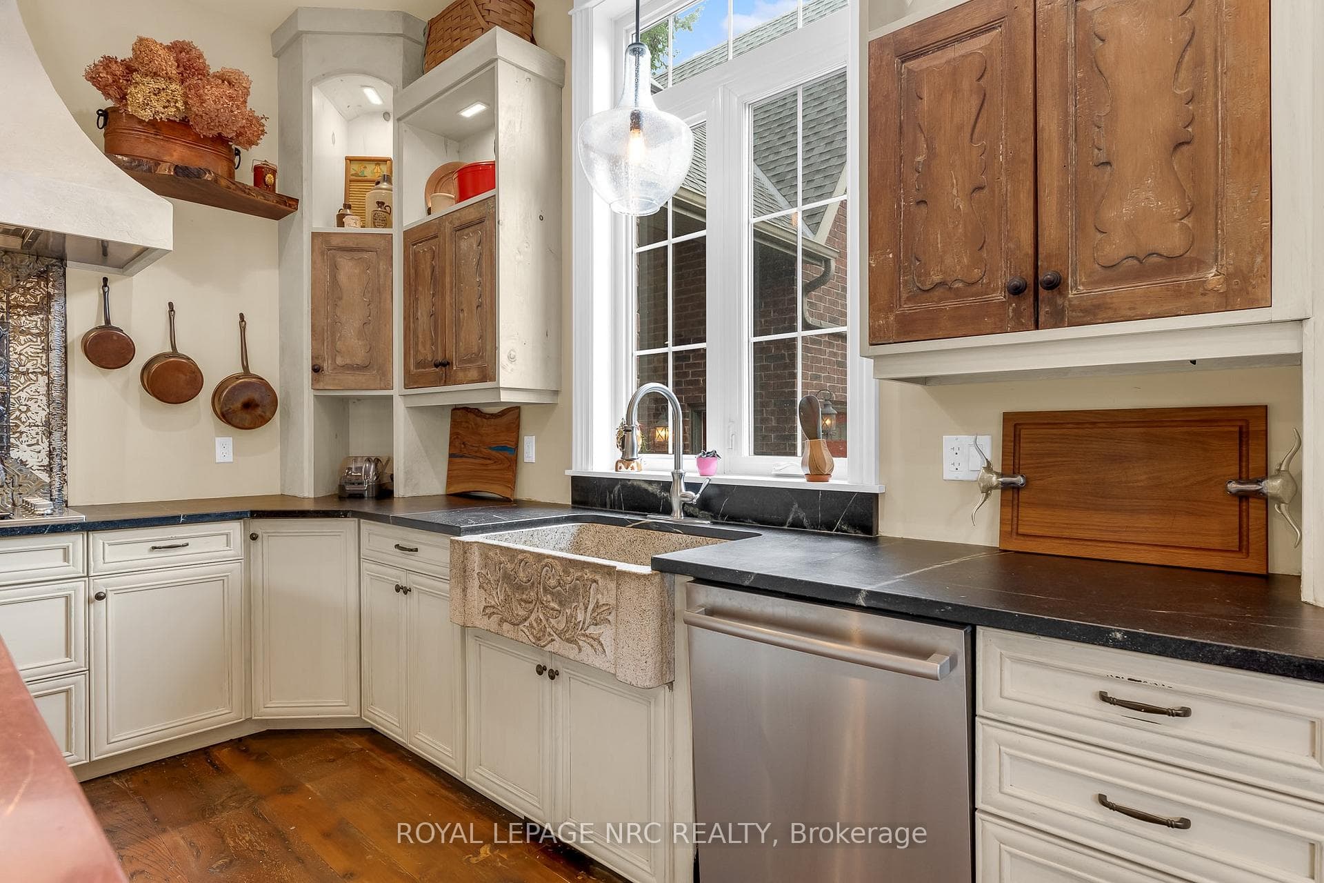 1323 Effingham Street photo 33