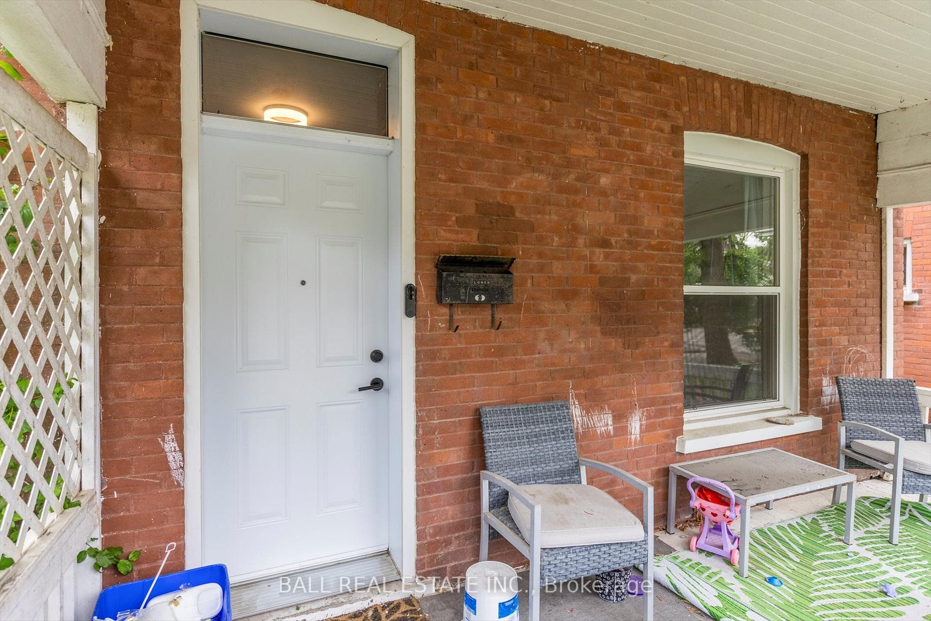 576 Bethune Street photo 5