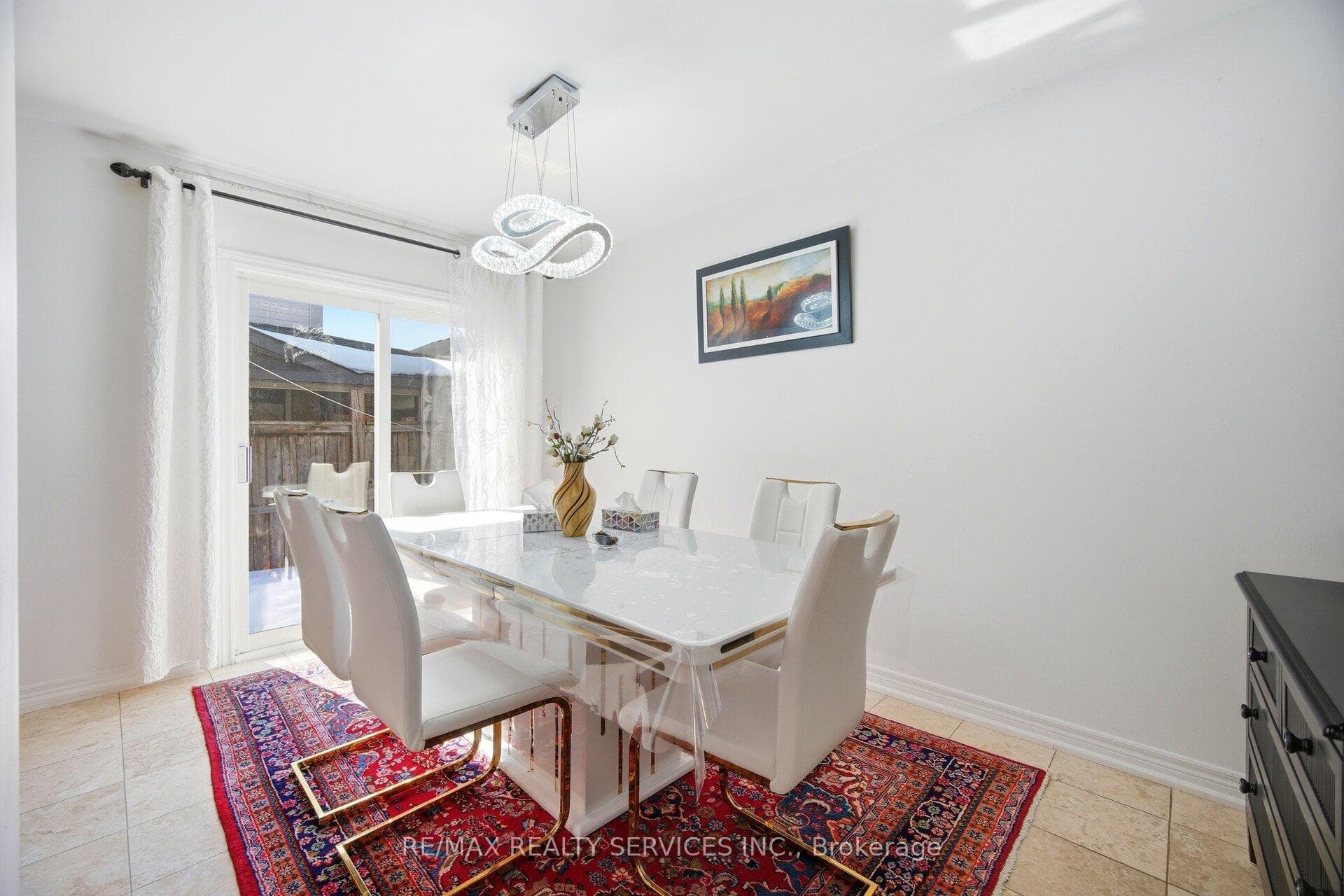 28 GOLD PARK Place photo 12