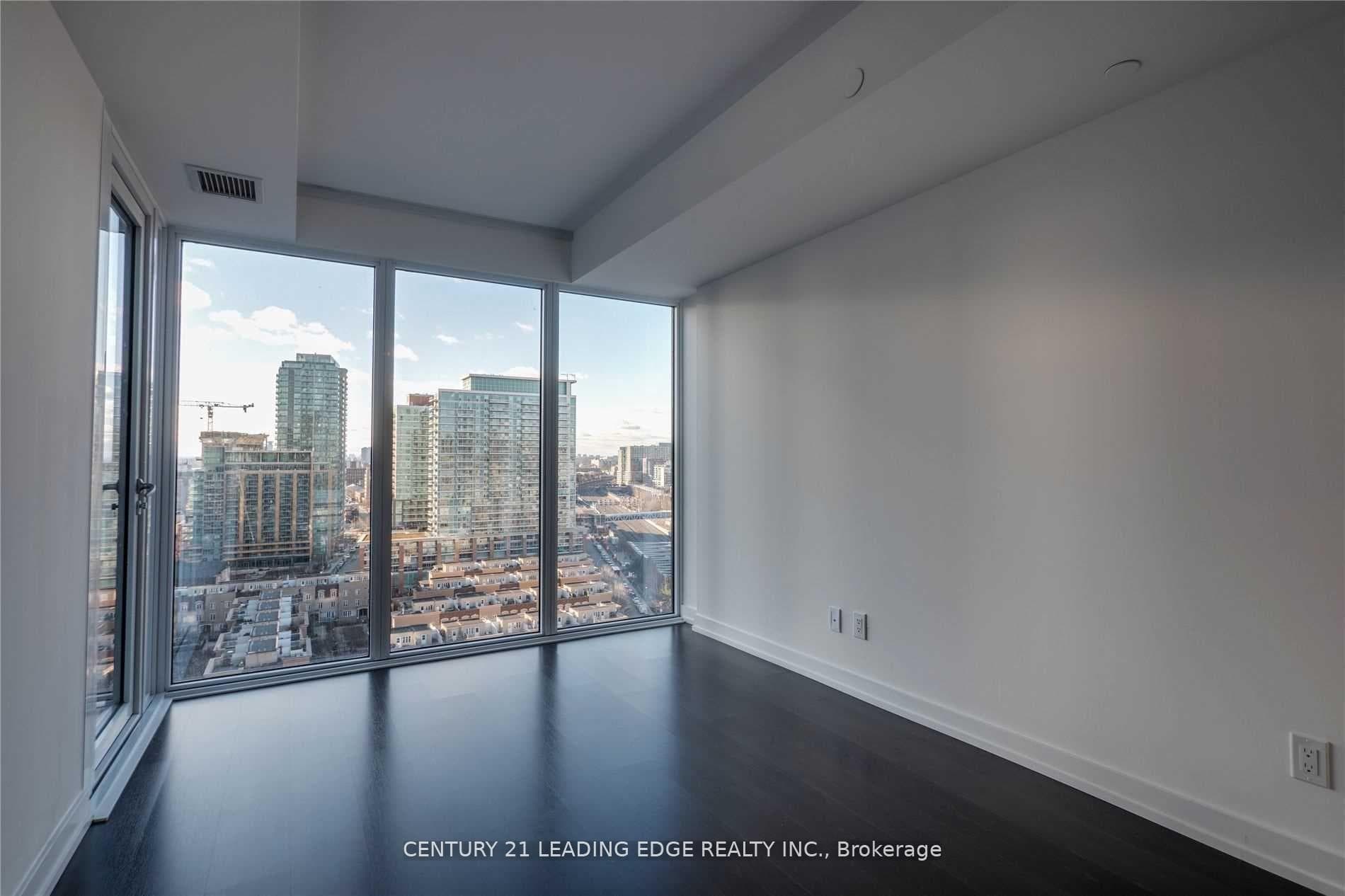 19 Western Battery Road Unit 1812 photo 4