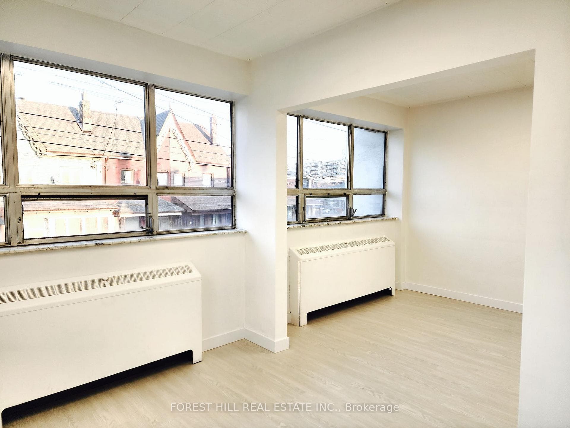 226 Bathurst Street Unit 250 photo 18