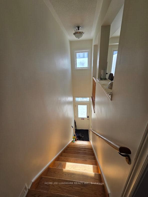 12 kawneer Terrace photo 16