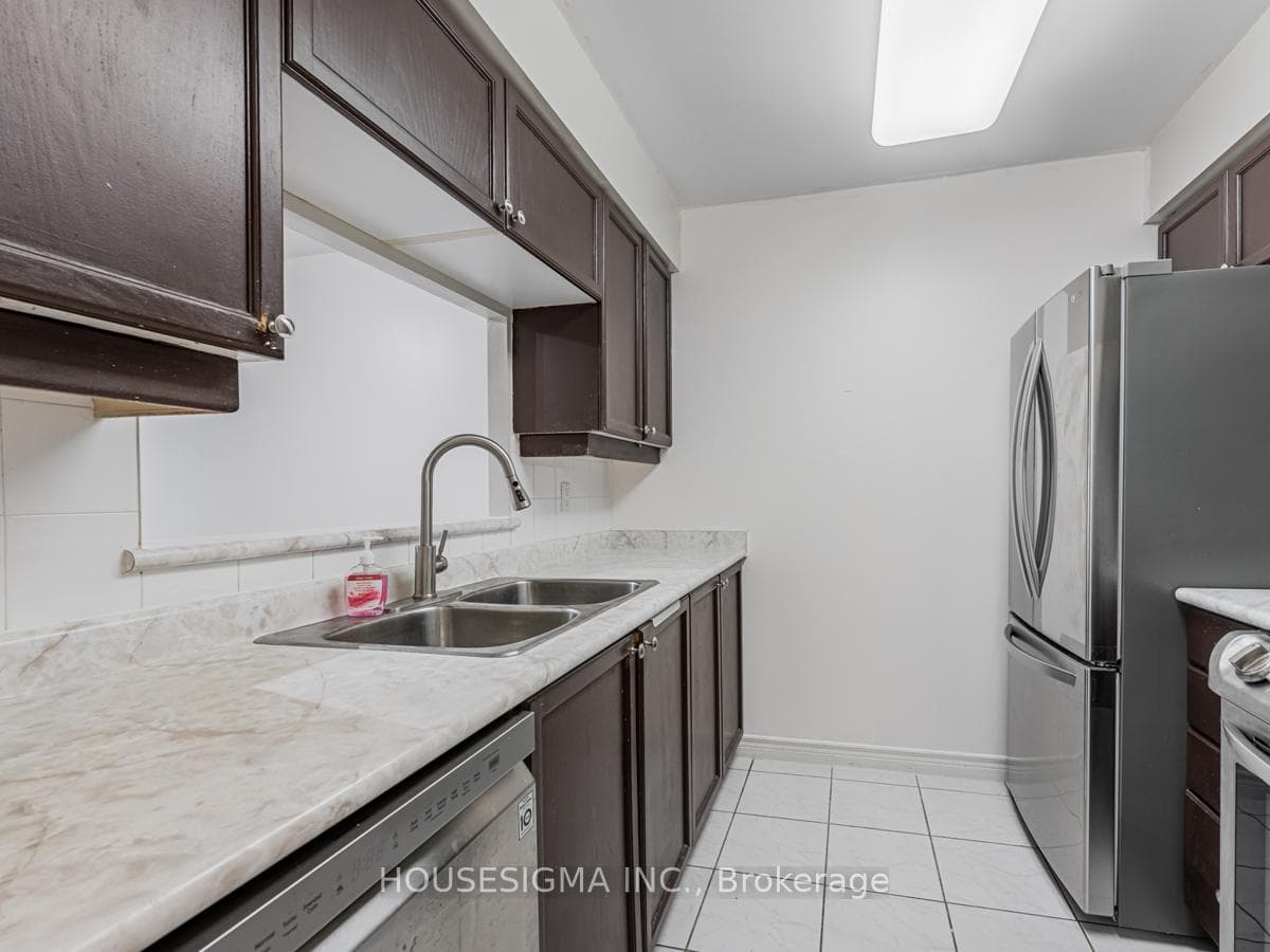 68 Corporate Drive Unit 527 photo 8