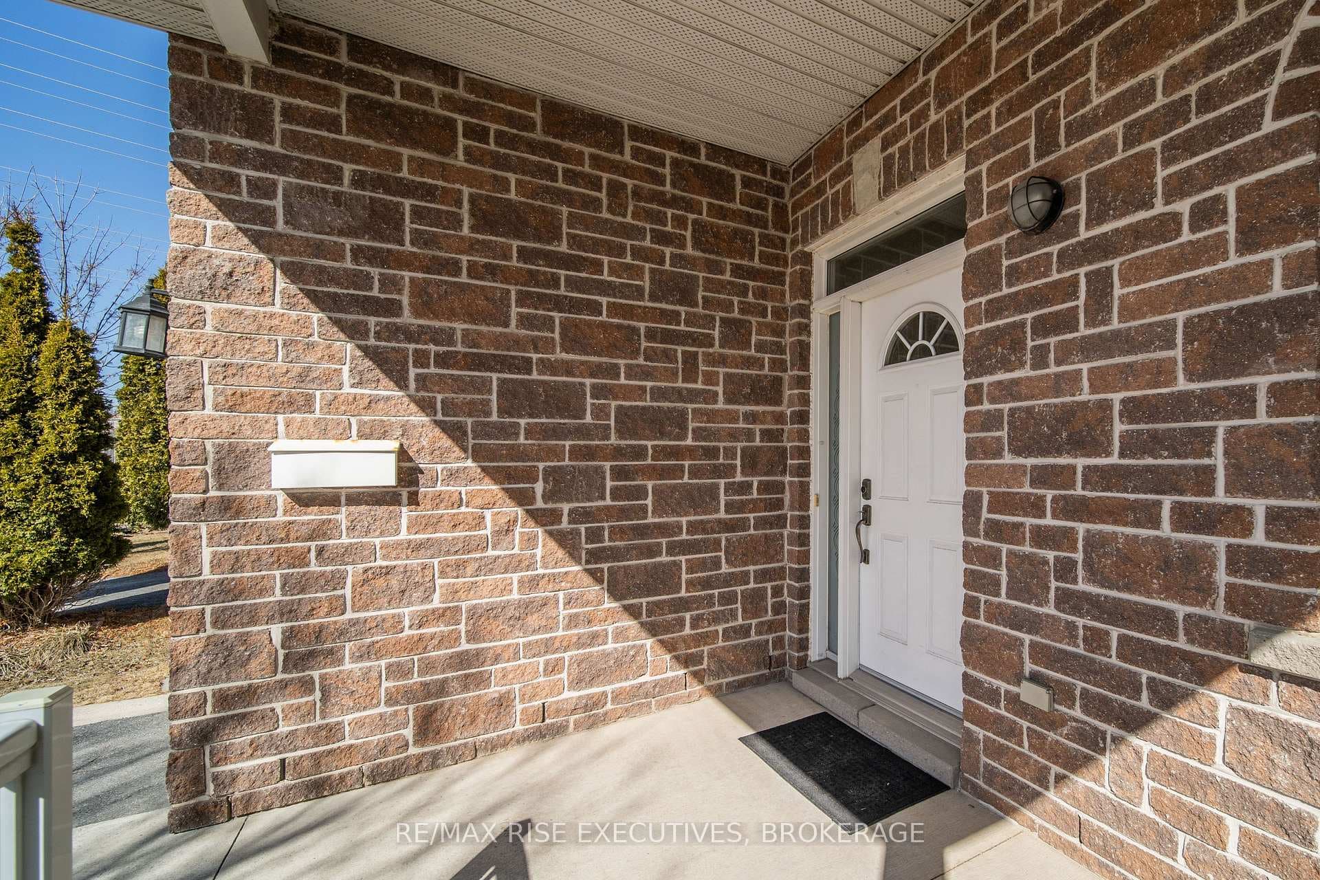1133 Wheathill Street photo 2