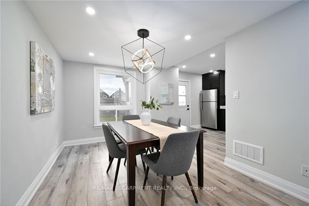 8 Lyndhurst Street photo 13