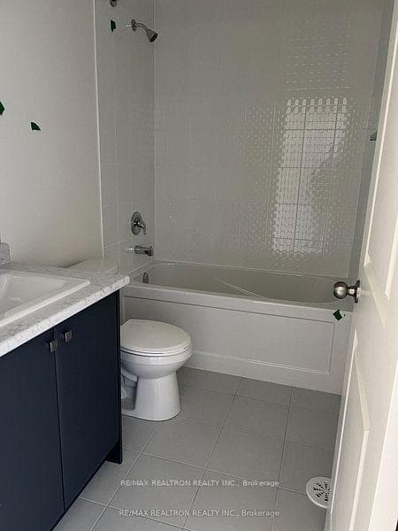 1467 Green Road photo 10