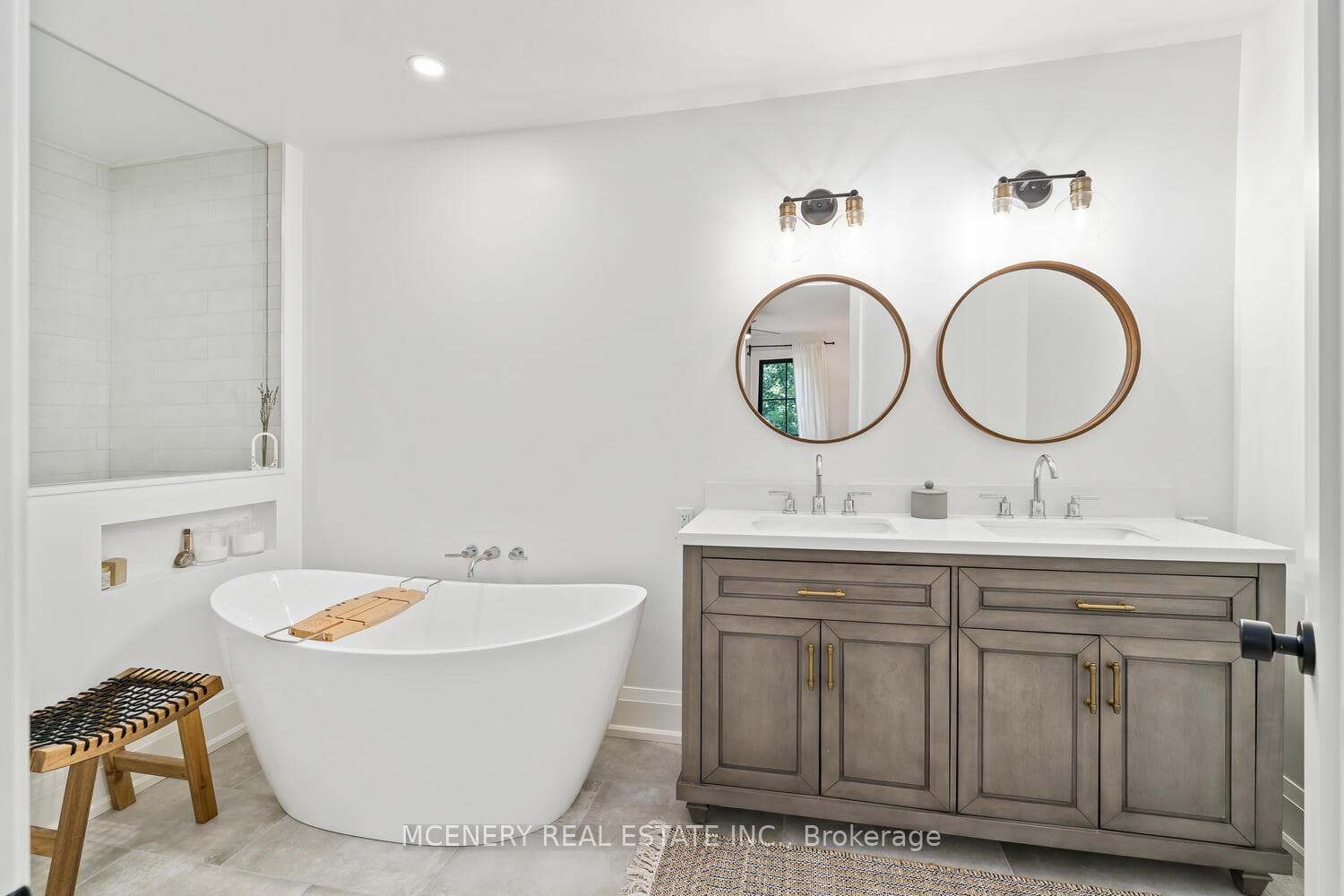 9540 DUNDAS Street photo 22