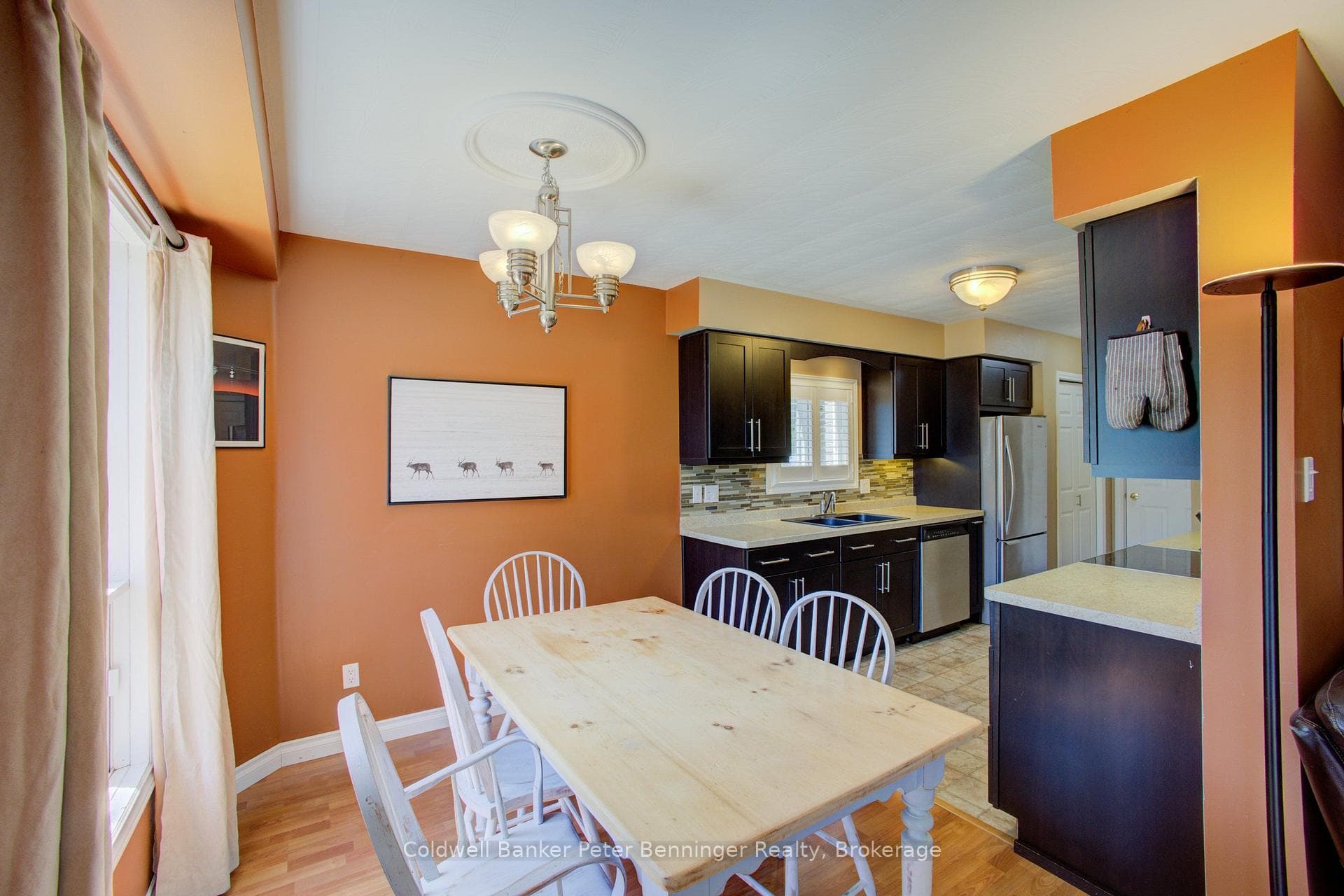 737 Mackendrick Drive photo 10